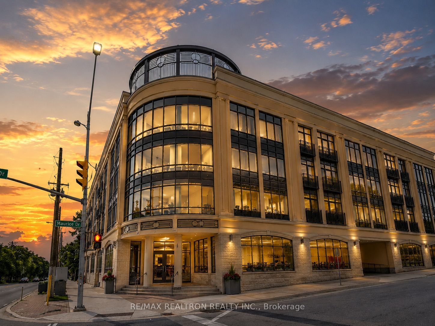 205 Lakeshore Road W 201, Oakville, ON L6K 0H8
