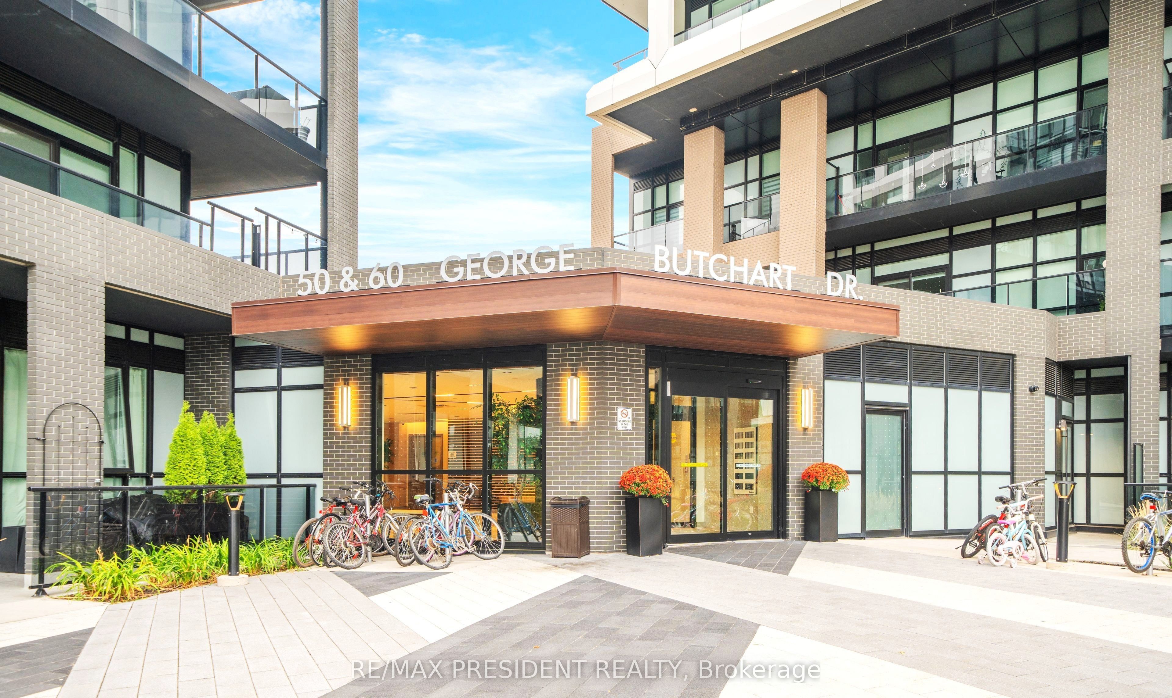 60 George Butchart Drive 112, Toronto, ON M3K 2C5