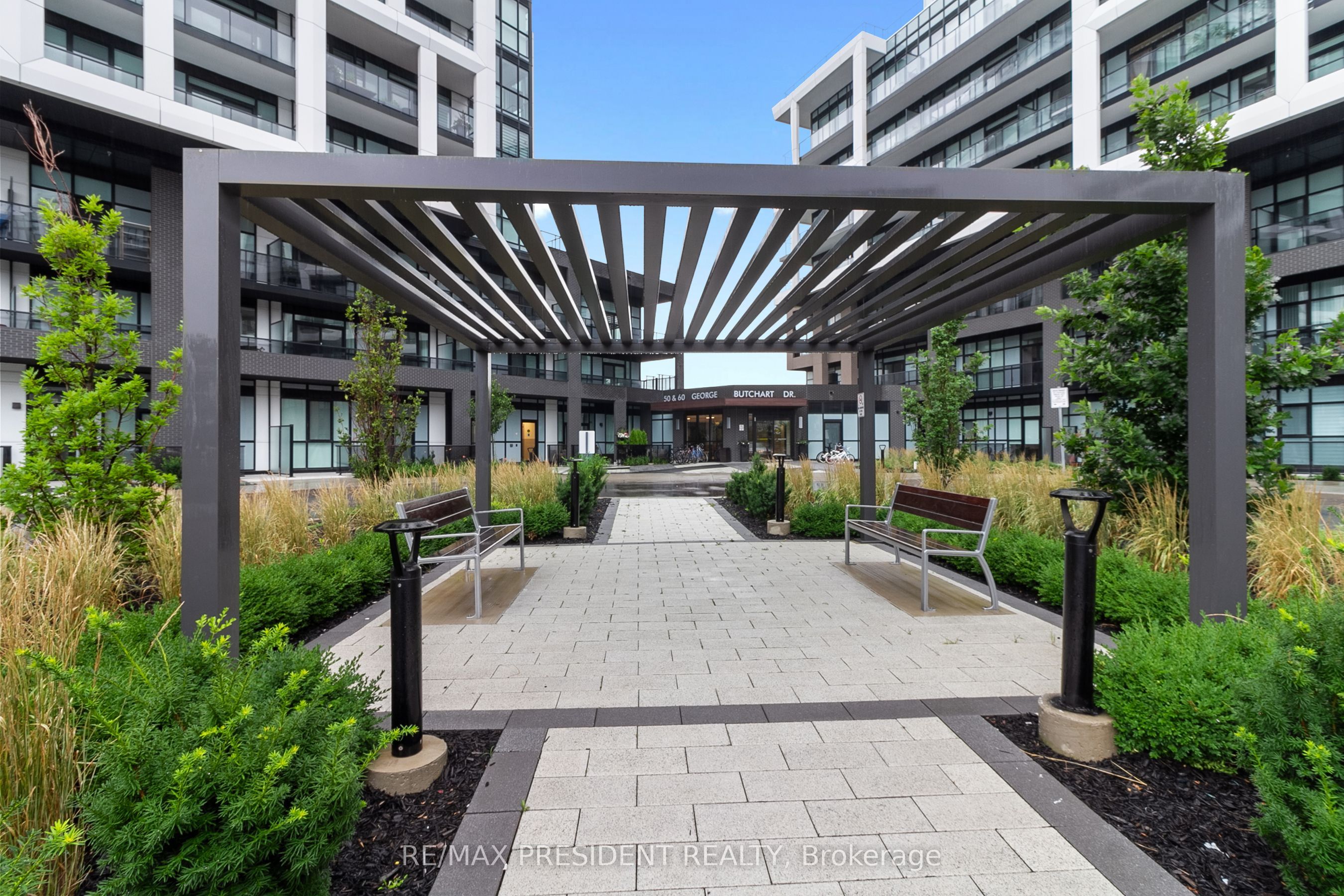 60 George Butchart Drive 112, Toronto, ON M3K 2C5 photo 2