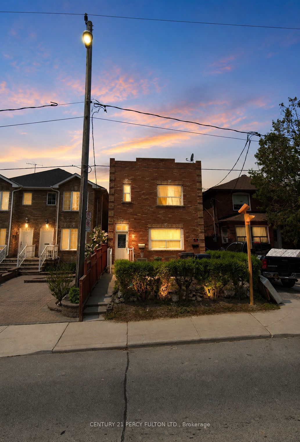 352 Caledonia Road, Toronto, ON M6E 4T6 photo 2
