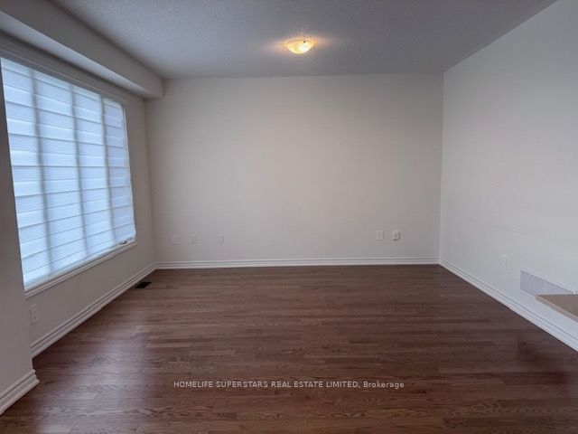 319 Bergamot Avenue, Milton, ON L9E 2G1 photo 2