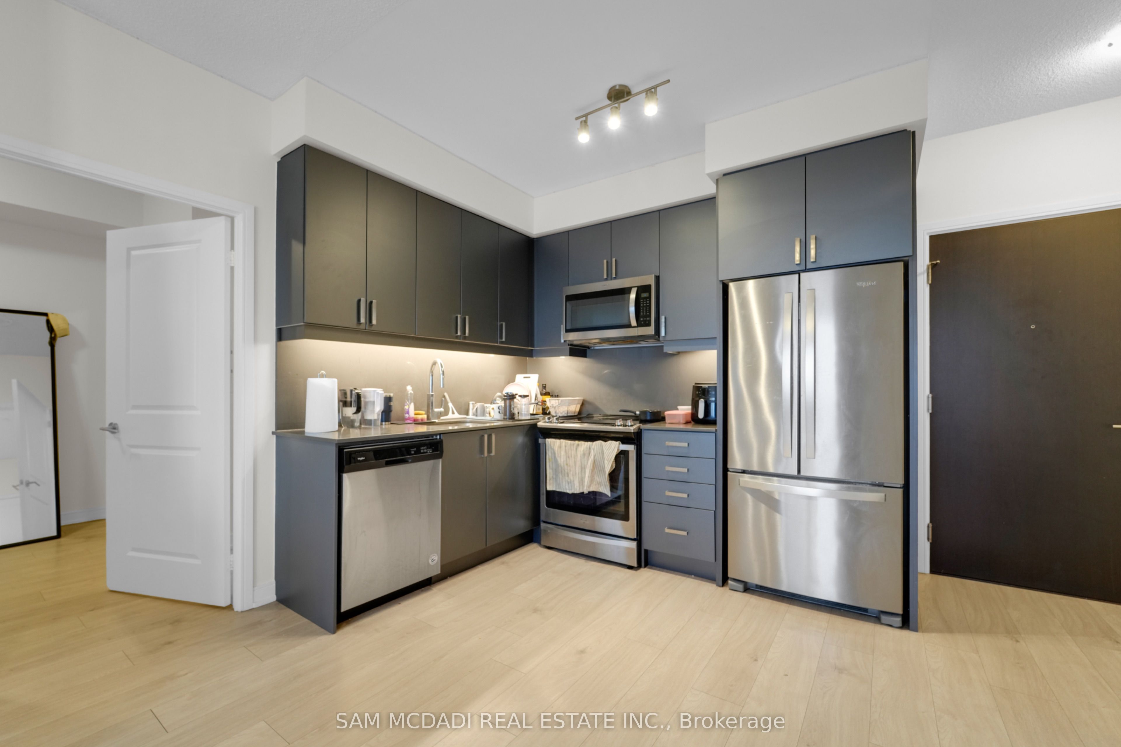 8 Nahani Way 1722, Mississauga, ON L4Z 0C6 photo 3
