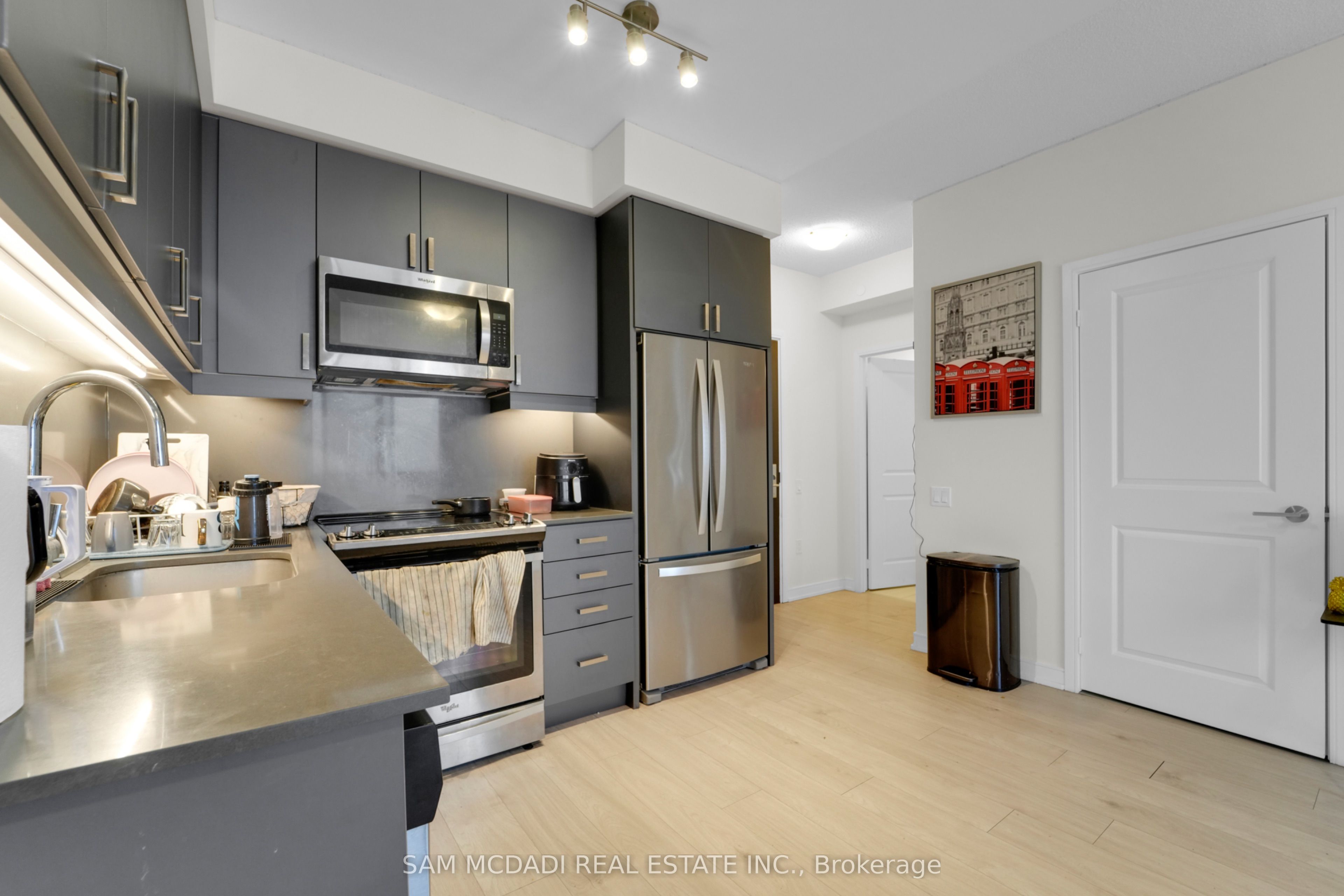 8 Nahani Way 1722, Mississauga, ON L4Z 0C6 photo 4