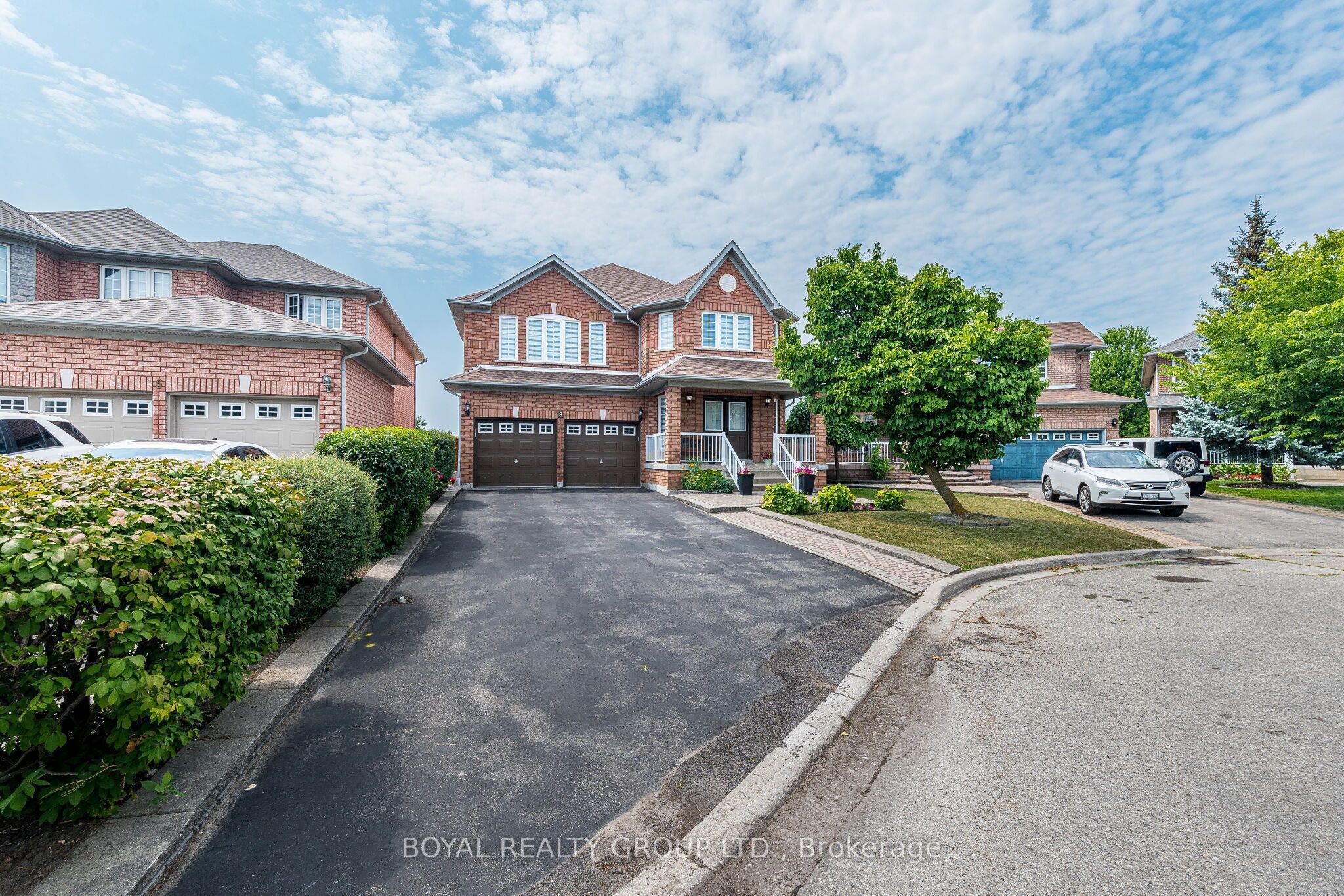 8 Coniferous Court, Brampton, ON L6R 1M5 photo 4
