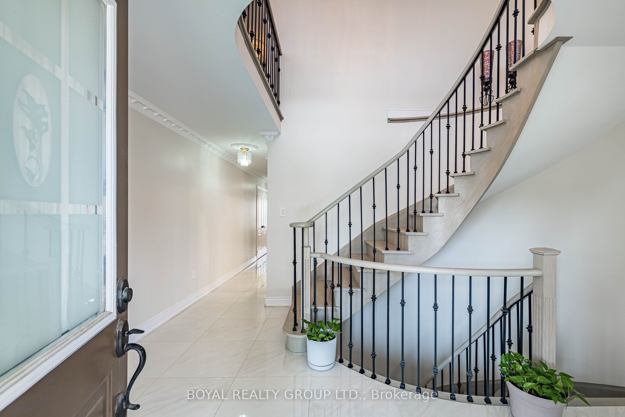 8 Coniferous Court, Brampton, ON L6R 1M5 photo 5