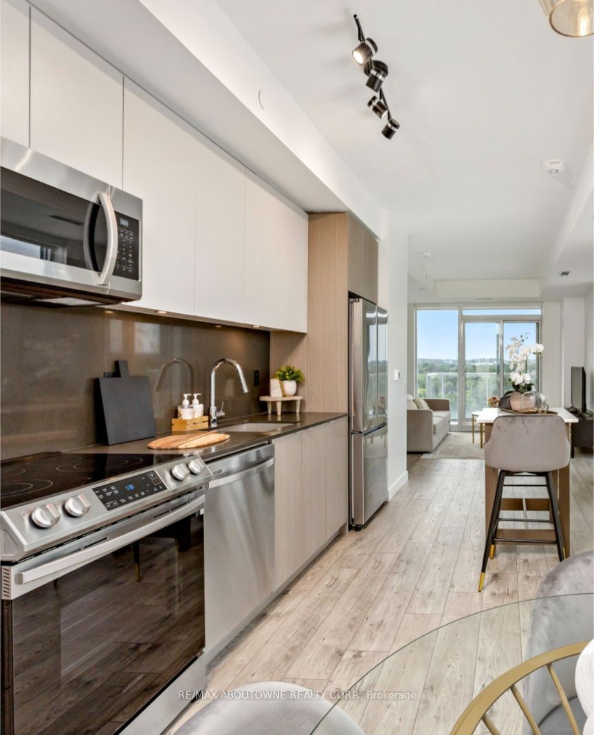 133 BRONTE Road B0811, Oakville, ON L6L 0H2 photo 3