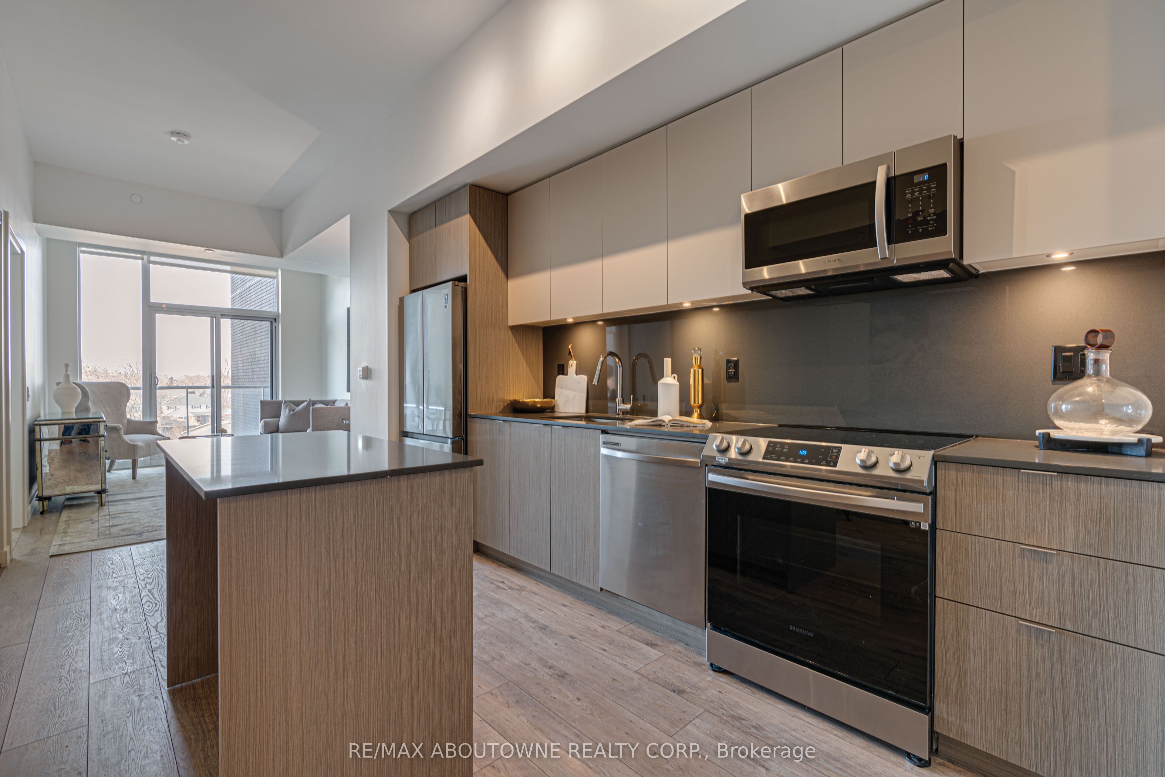 133 BRONTE Road B0811, Oakville, ON L6L 0H2 photo 4