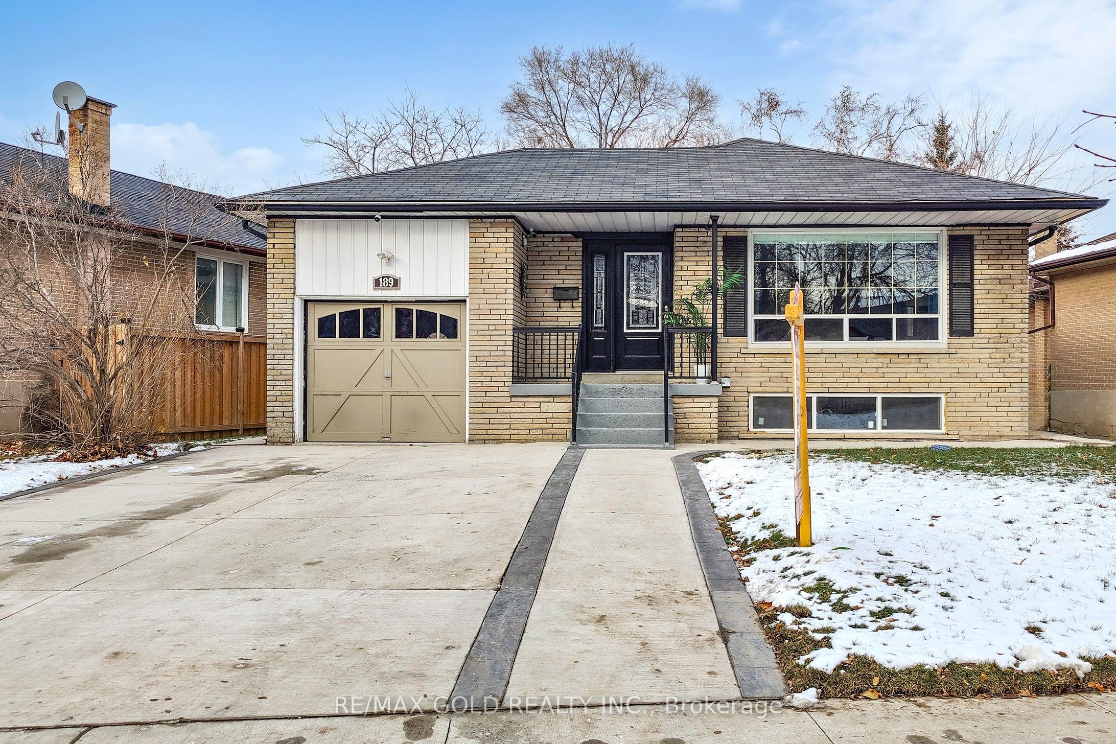 189 Kingsview Boulevard, Toronto, ON M9R 1V7