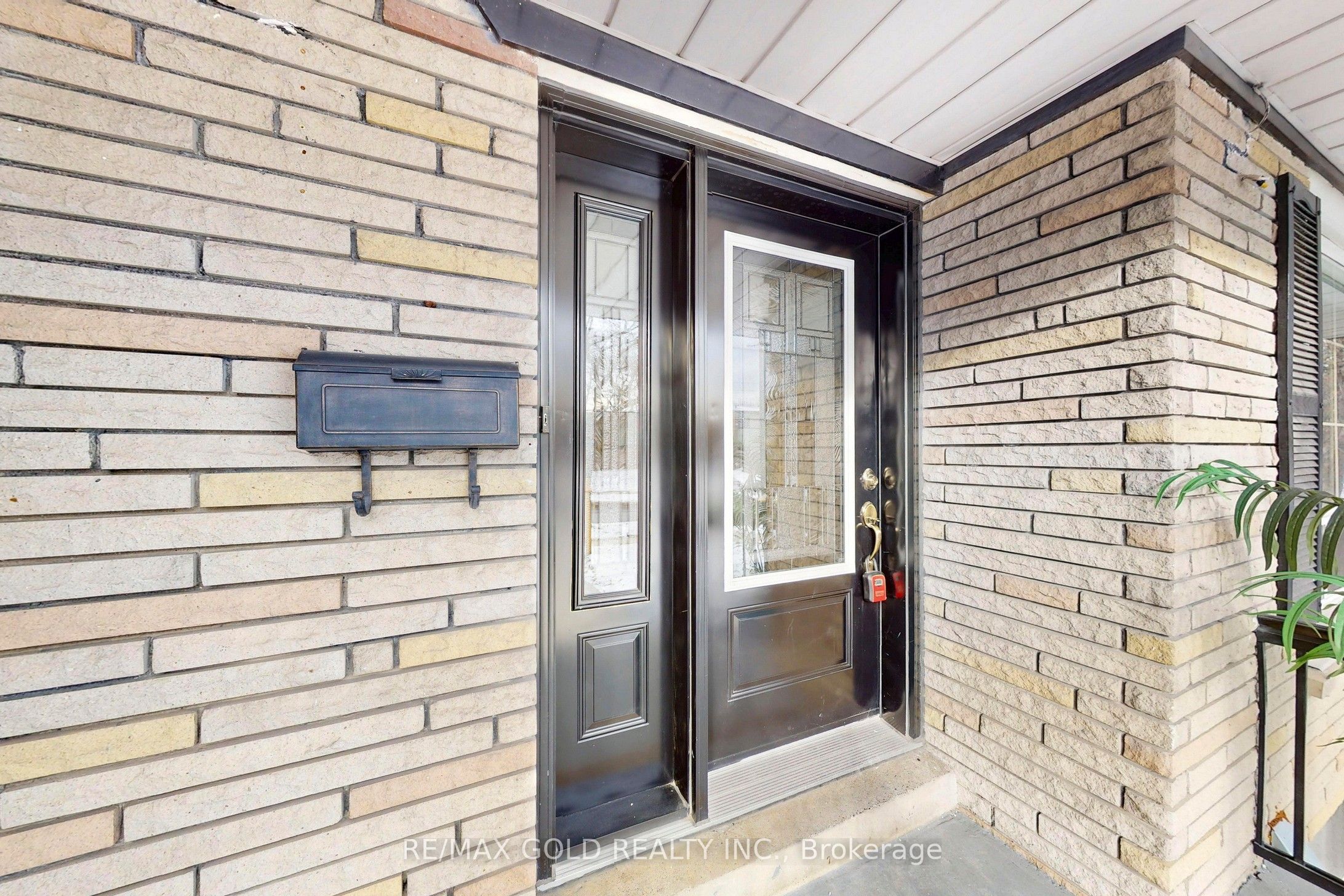 189 Kingsview Boulevard, Toronto, ON M9R 1V7 photo 3