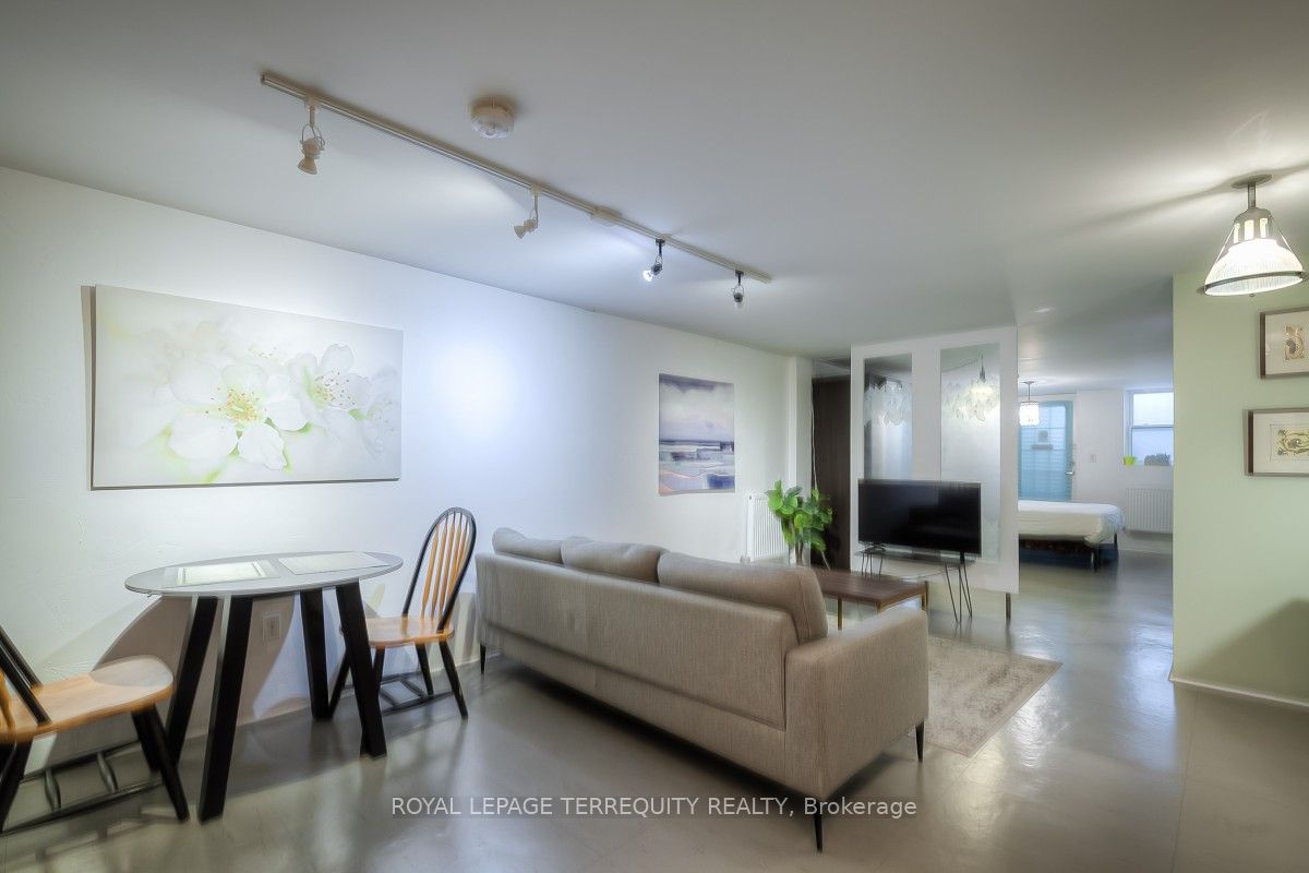 26A Scarlett Road BSMT, Toronto, ON M6N 4K1 photo 3