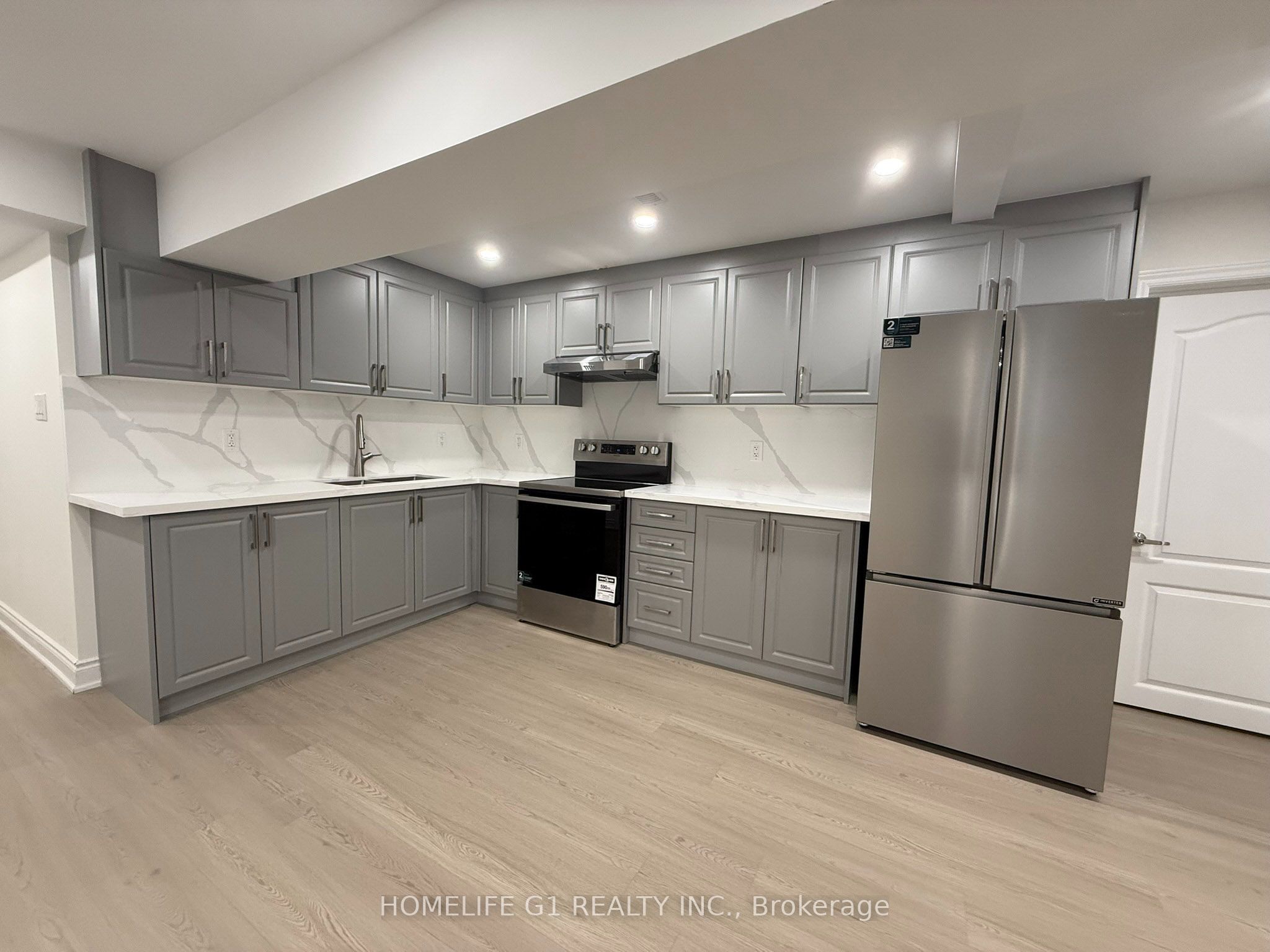 18 Donald Stewart Road, Brampton, ON L7A 5J8 photo 2