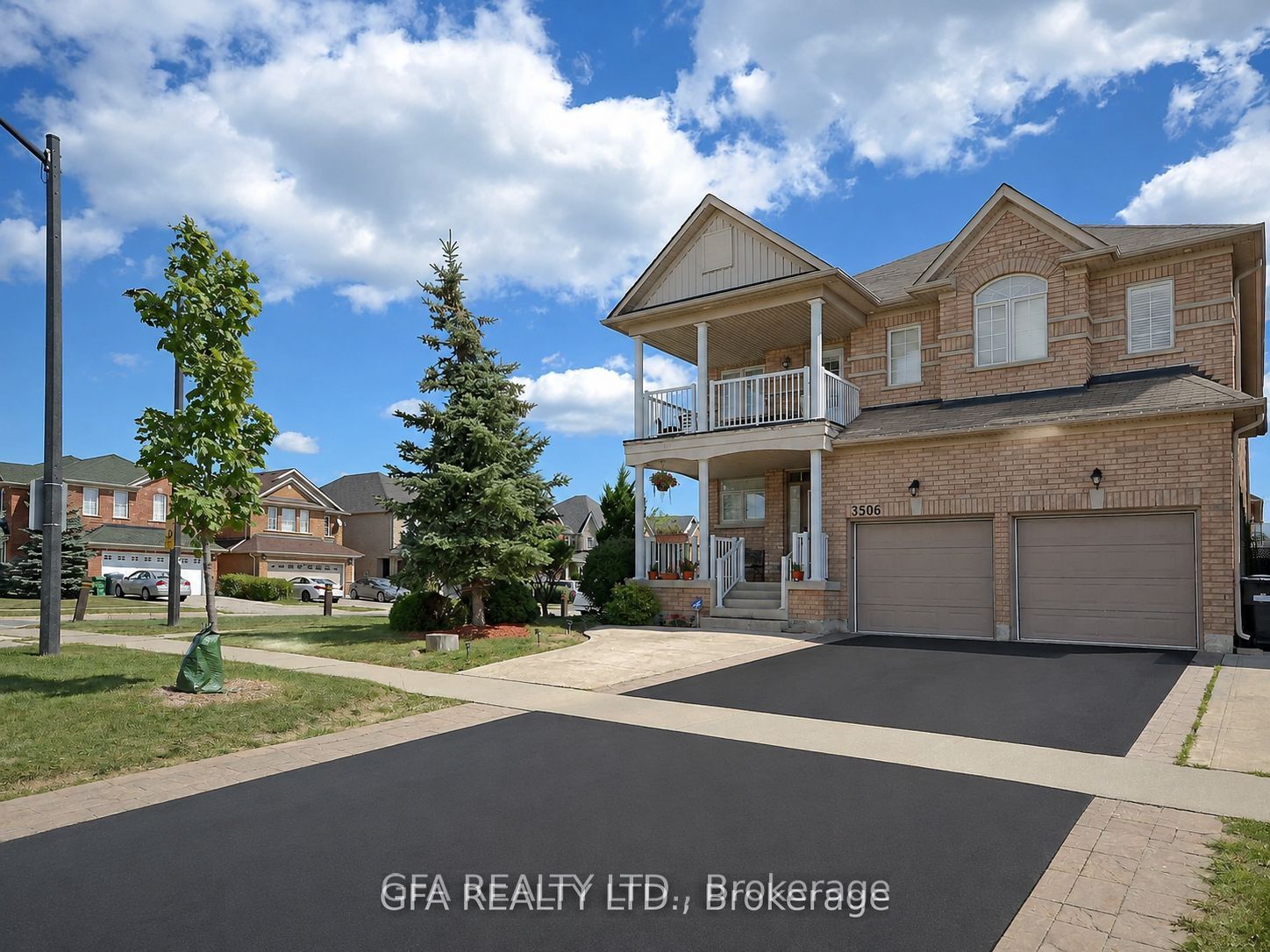 3506 Aquinas Avenue, Mississauga, ON L5M 7L7 photo 2