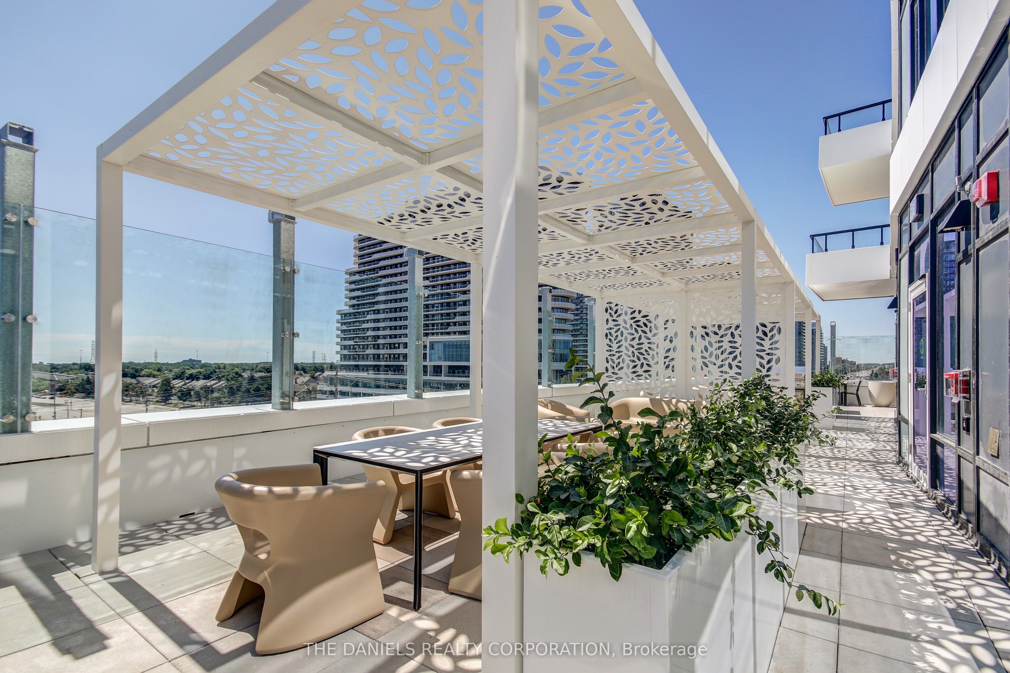 2485 Eglinton Avenue W 607, Mississauga, ON L5M 2T1 photo 4