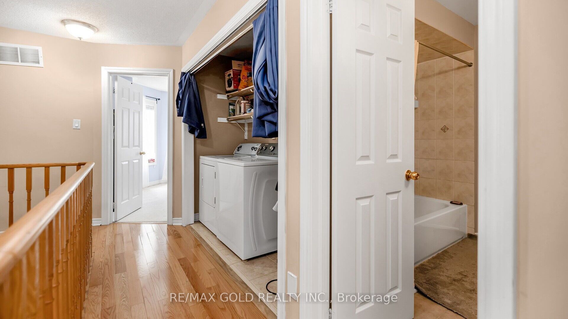 17 Echoridge Drive, Brampton, ON L7A 3L2 photo 2