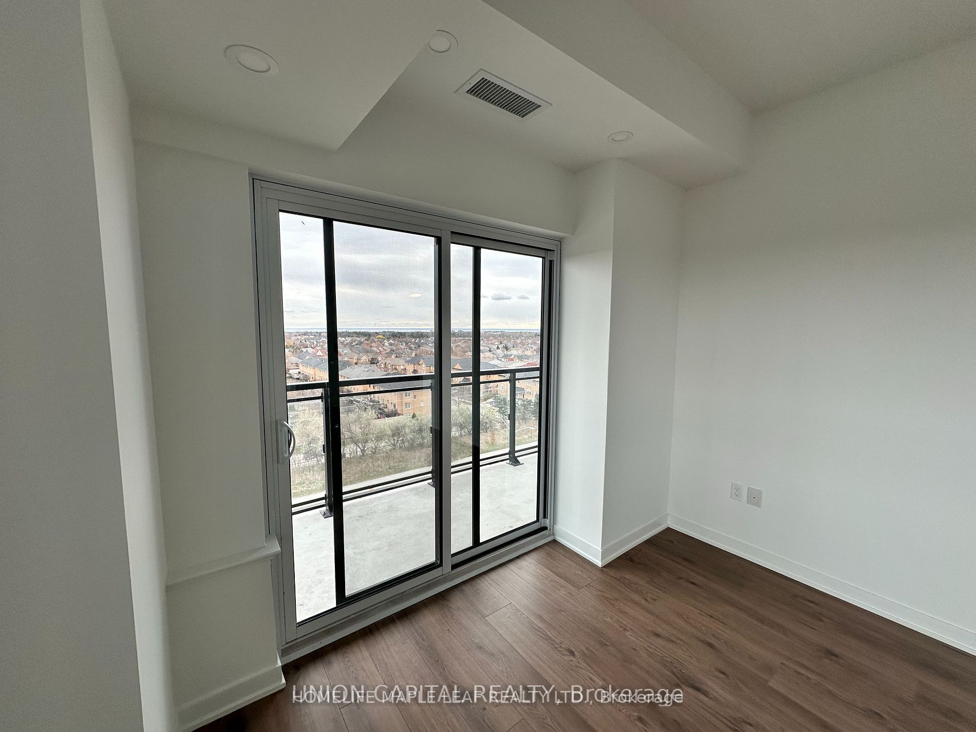 395 Dundas Street W 708, Oakville, ON L6M 5R8 photo 5