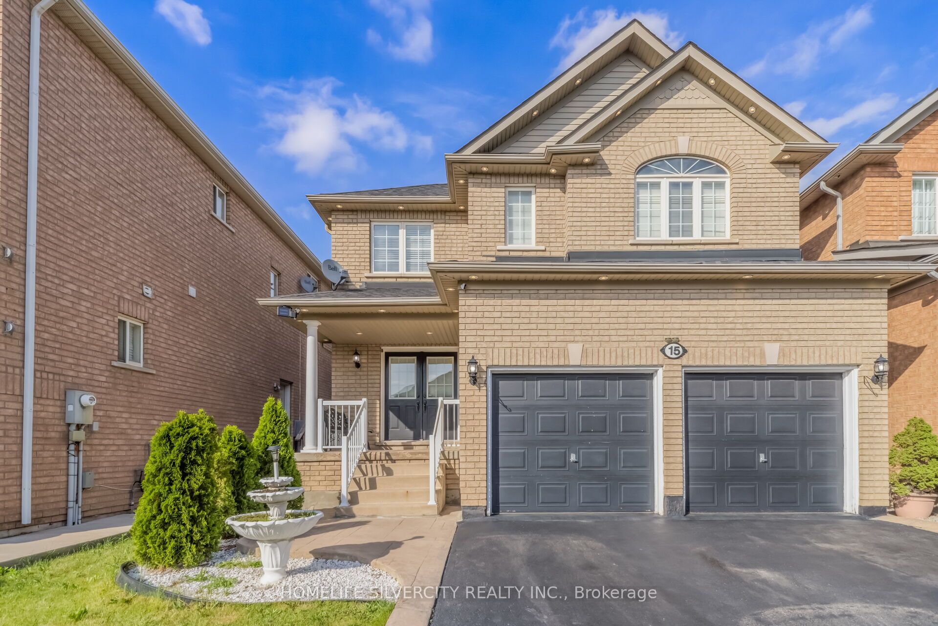 15 Newark Way, Brampton, ON L7A 2V1 photo 3