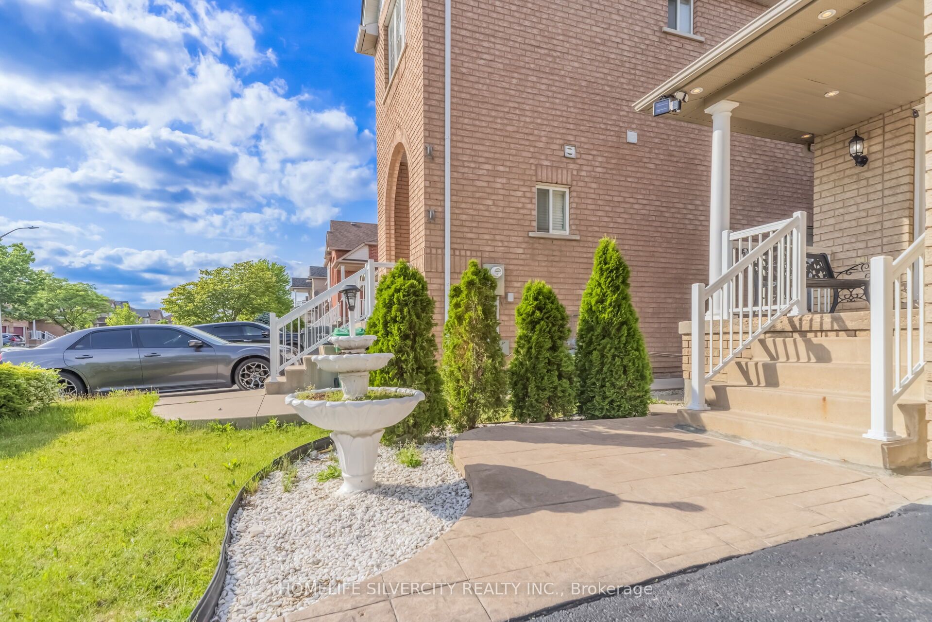15 Newark Way, Brampton, ON L7A 2V1 photo 4