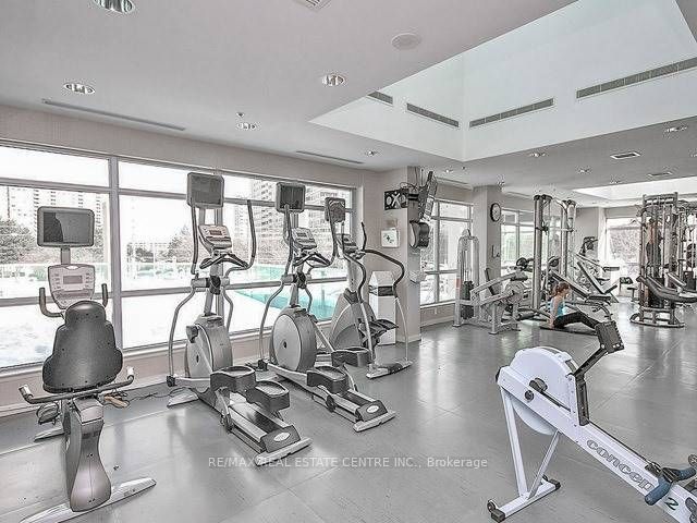 33 Elm Drive 1205, Mississauga, ON L5B 4M2 photo 2