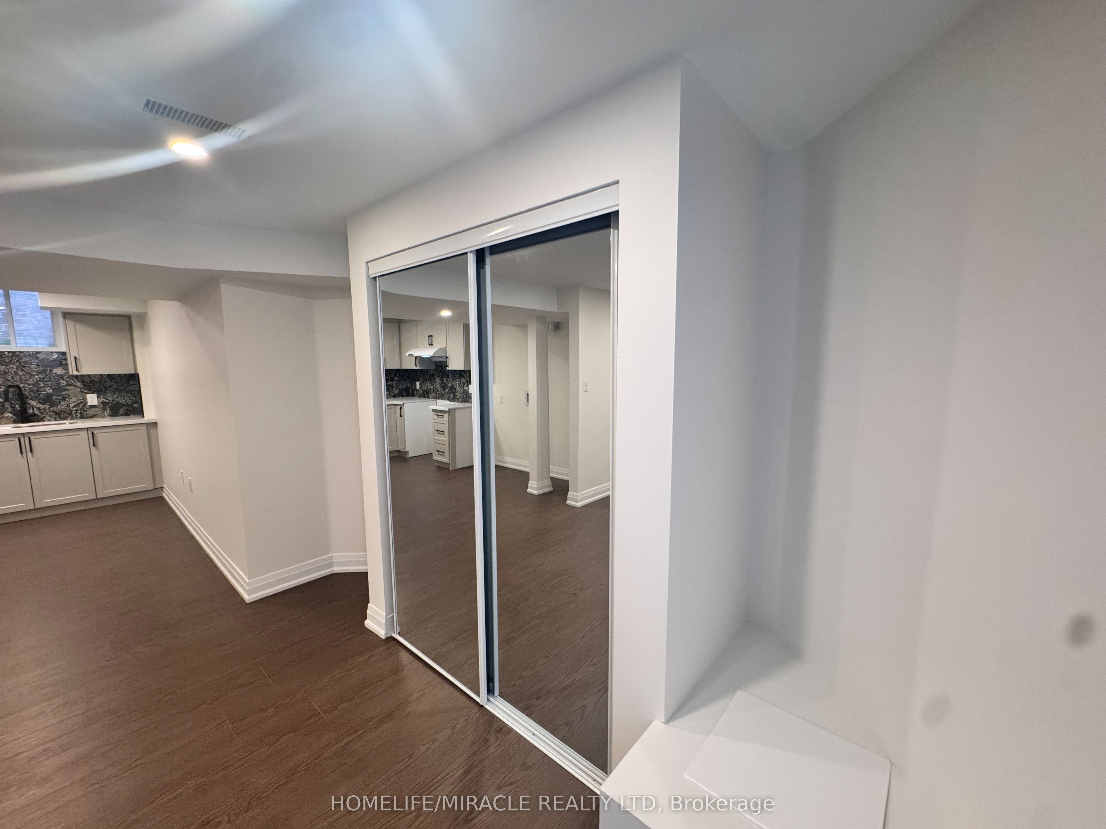 14 Berton Boulevard, Halton Hills, ON L7G 6A5 photo 3