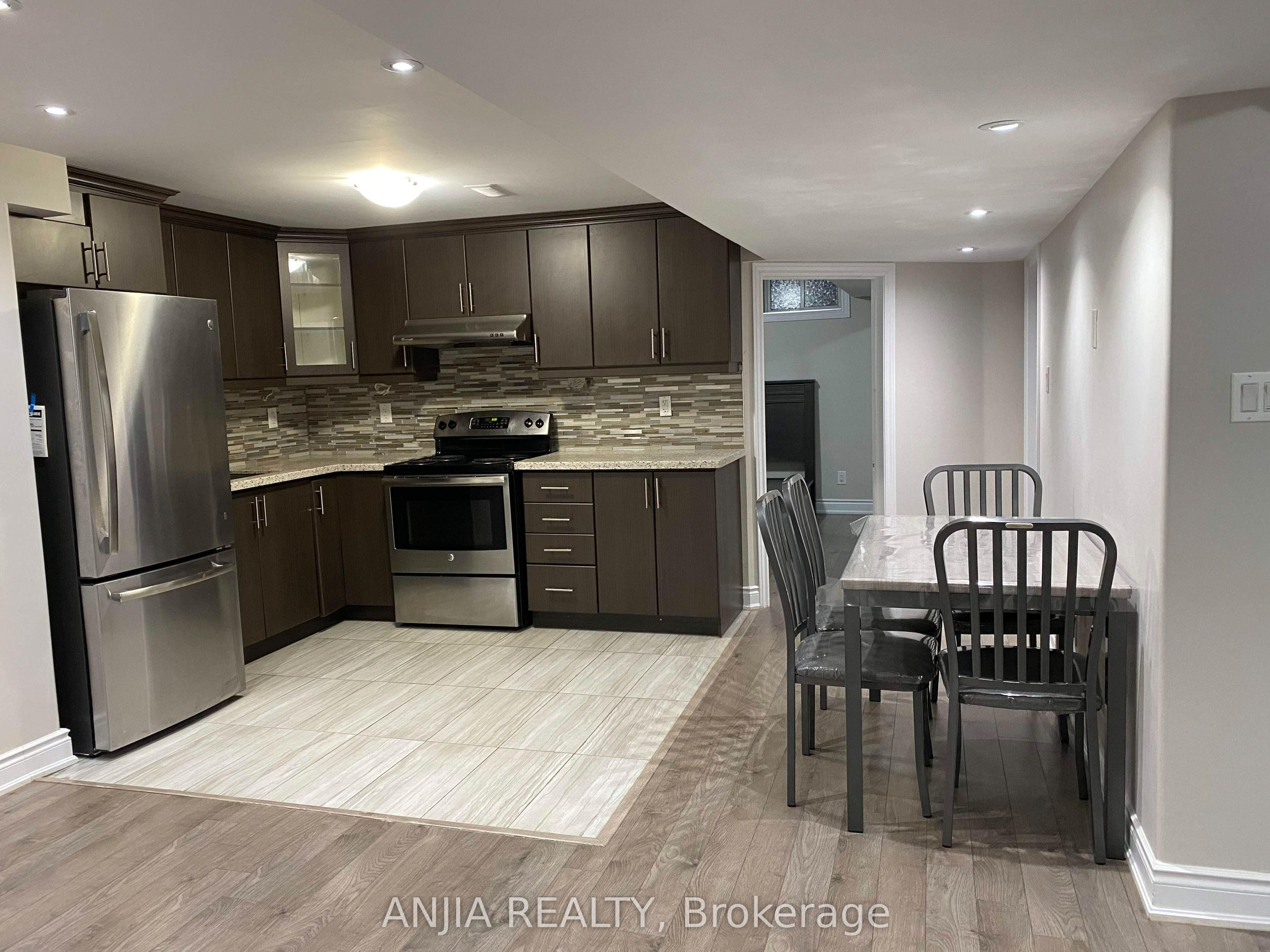 46 Rampart Drive, Brampton, ON L6P 2Z1 photo 2
