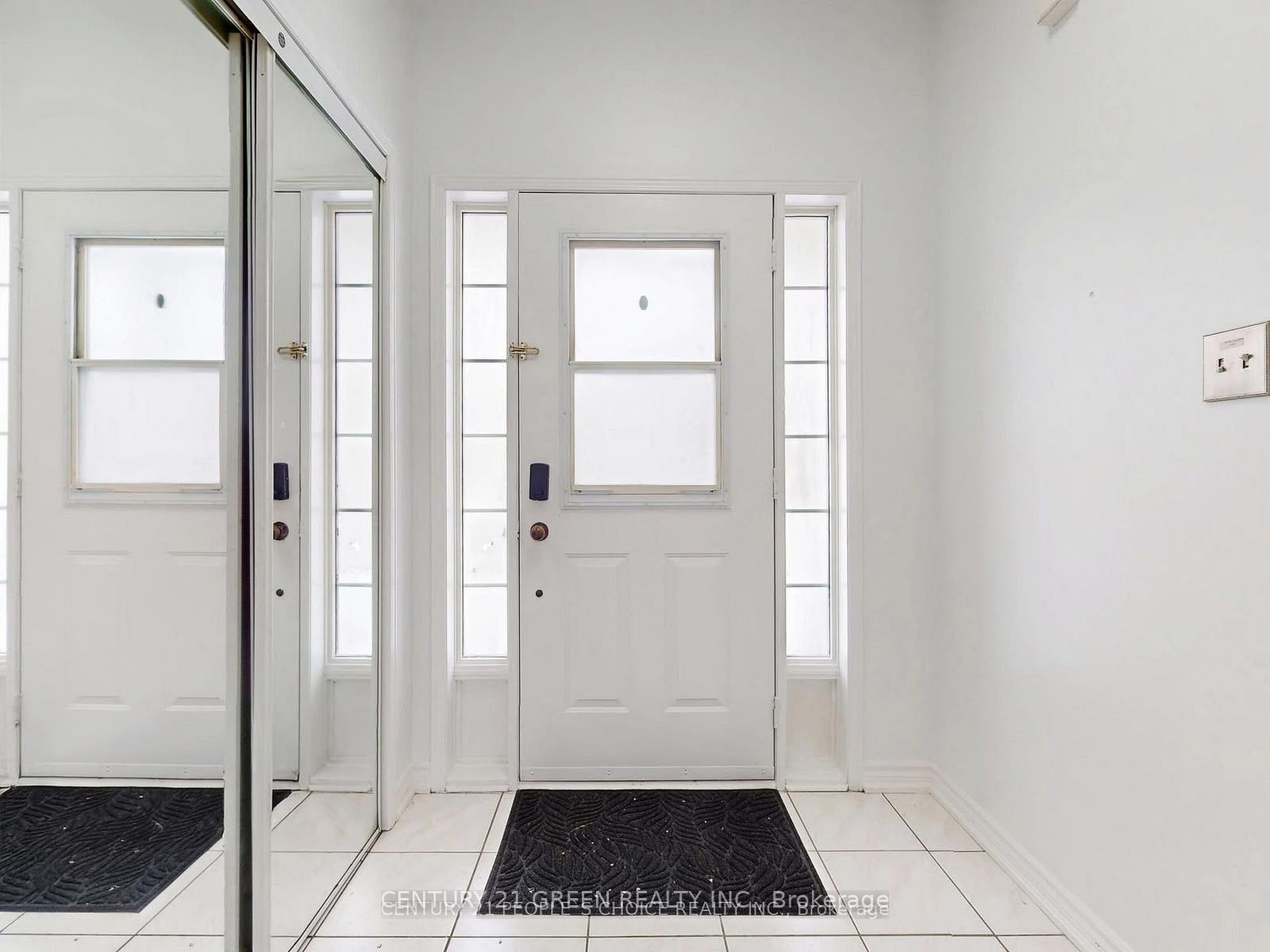 3253 Bruzan Crescent (Upper), Mississauga, ON L5N 8E7 photo 4