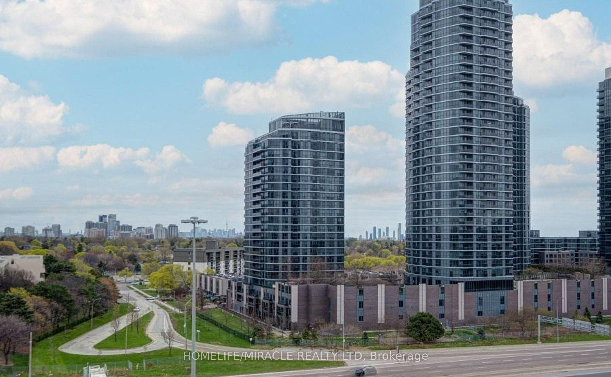 2 Eva Road 824, Toronto, ON M9C 0A9 photo 2