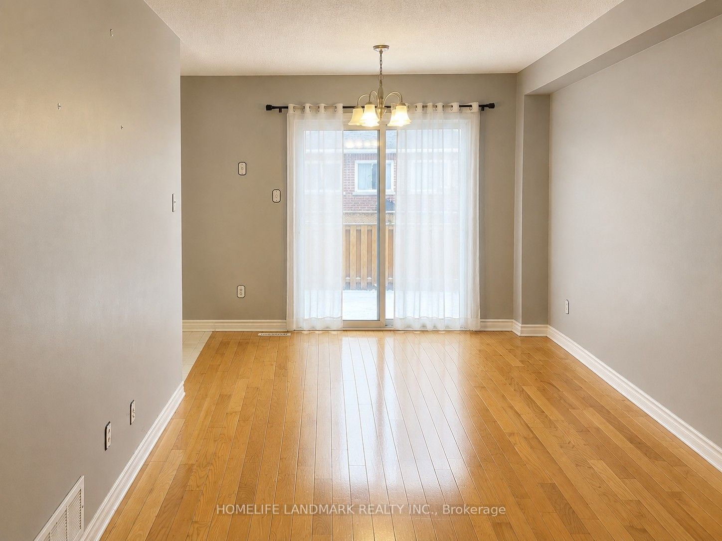 16 Torada Court, Brampton, ON L7A 1H6 photo 4