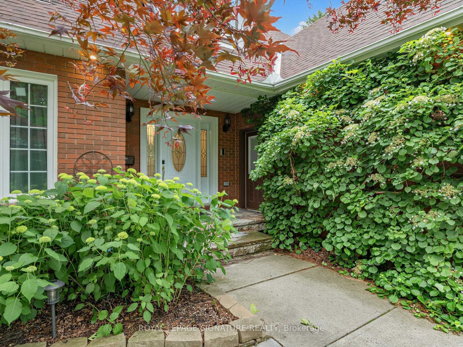 1415 Avonbridge Drive, Mississauga, ON L5G 3G6 photo 2