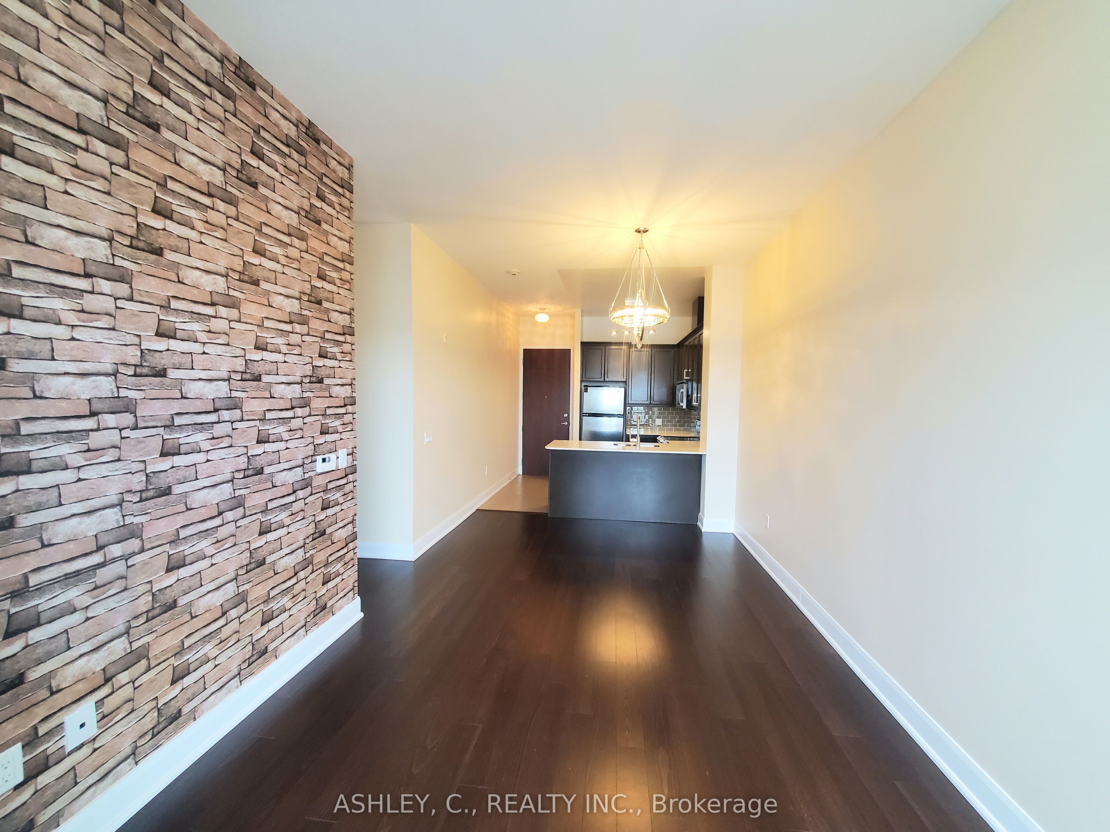 2470 Prince Michael Drive 717, Oakville, ON L6H 0G9 photo 4