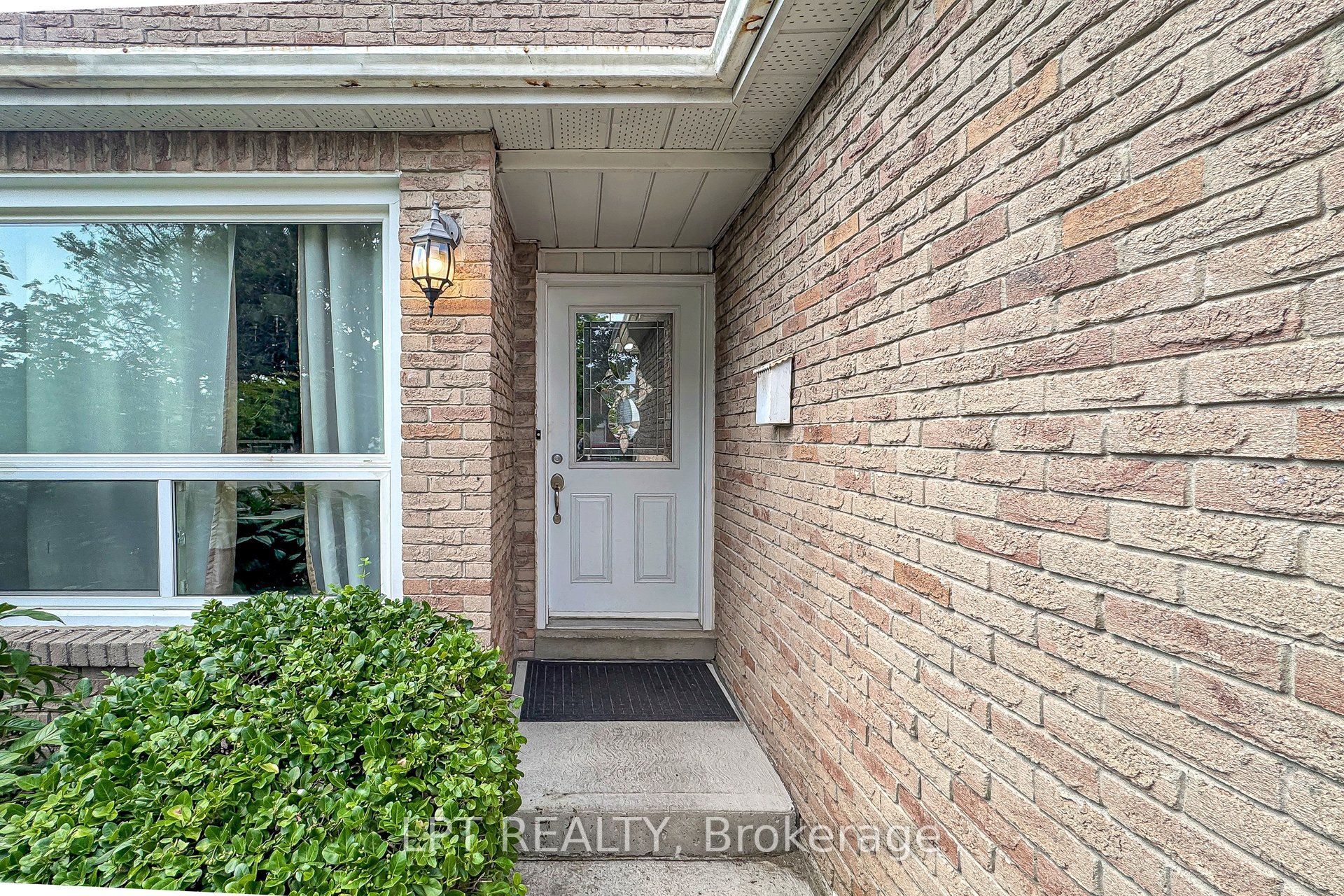 38 Pickard Lane, Brampton, ON L6Y 2M5 photo 5