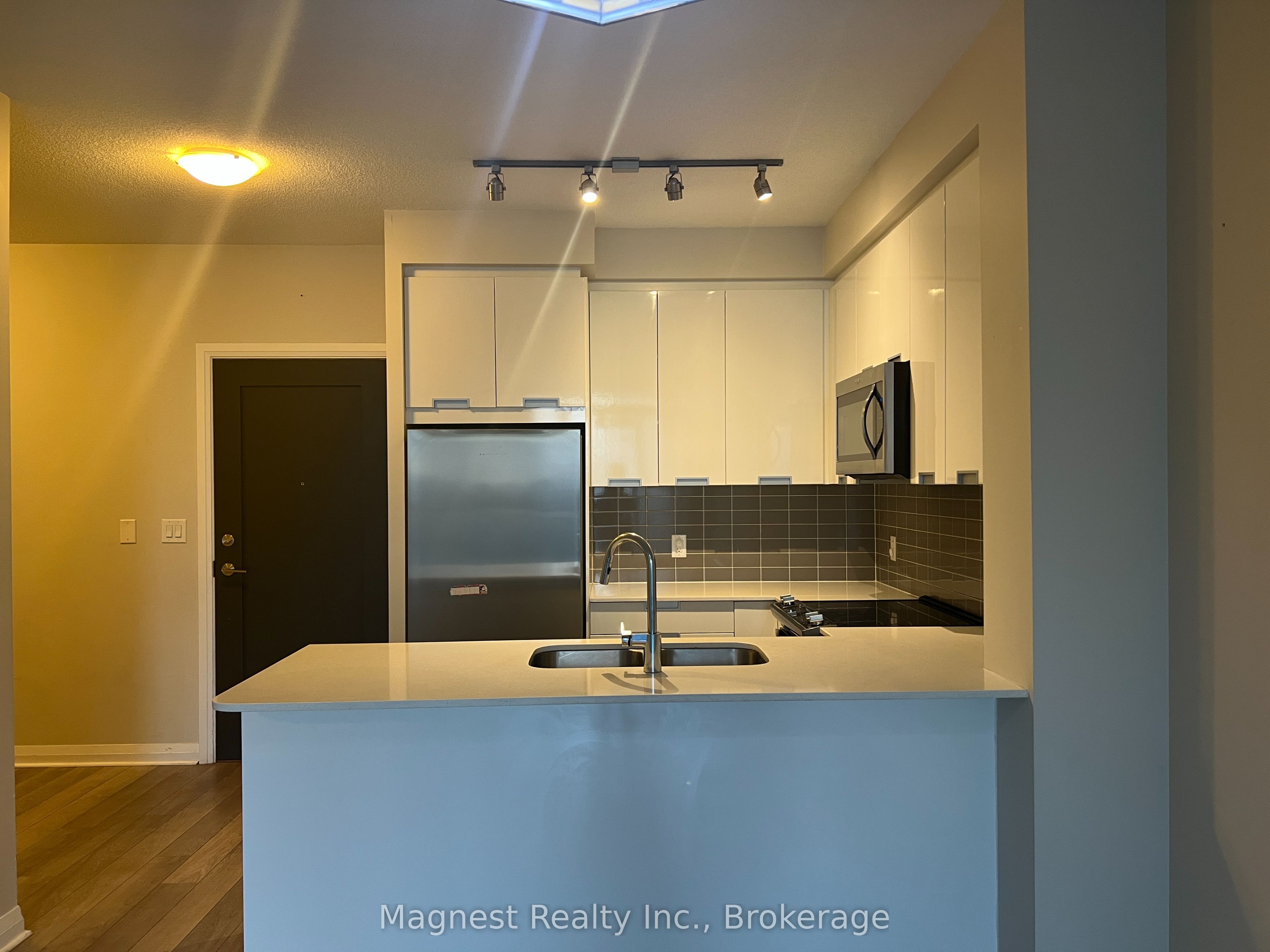 5025 Four Springs Avenue 1306, Mississauga, ON L5R 0G5 photo 2