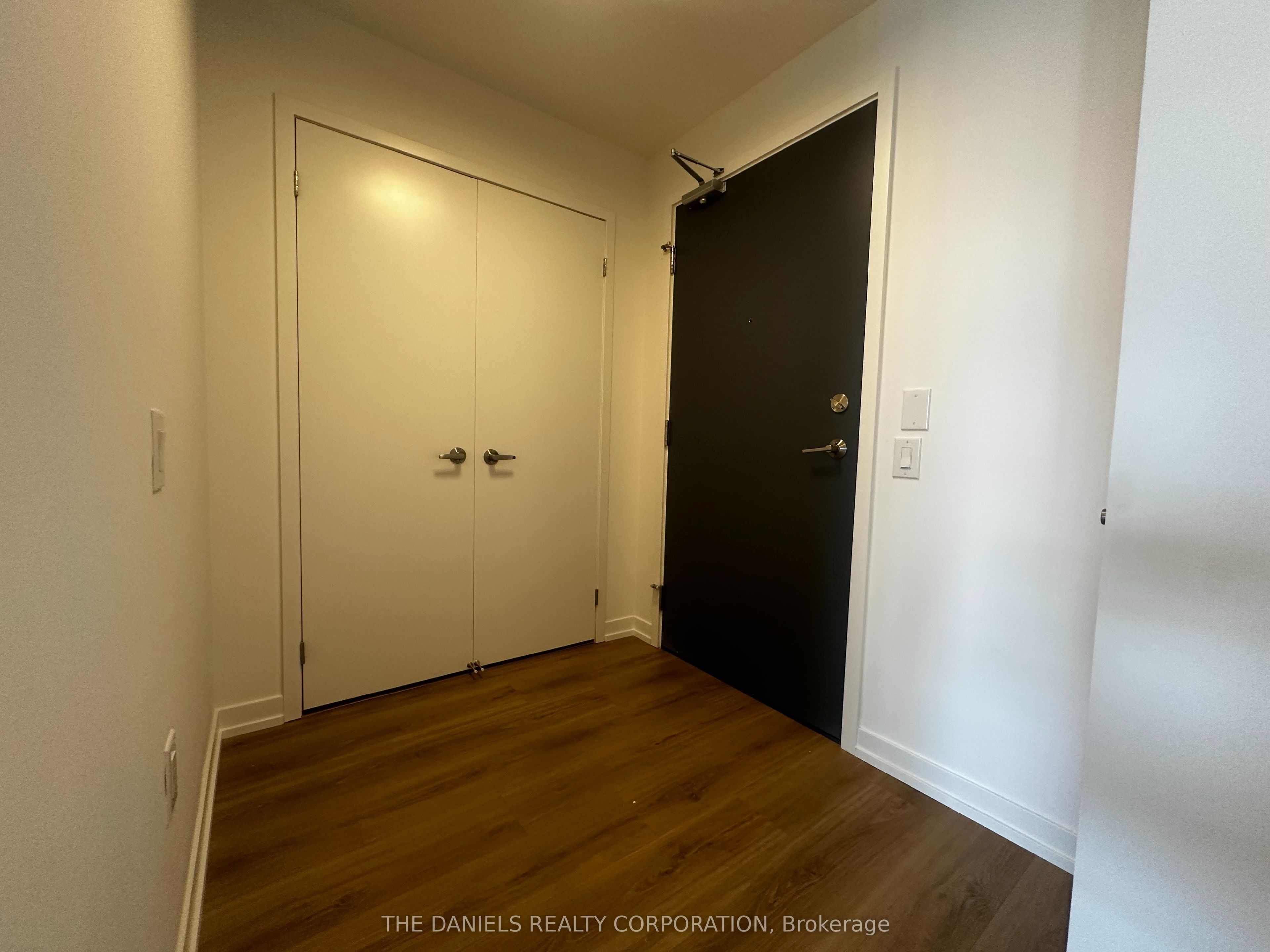 2485 Eglinton Avenue W 1013, Mississauga, ON L5M 2T1 photo 2