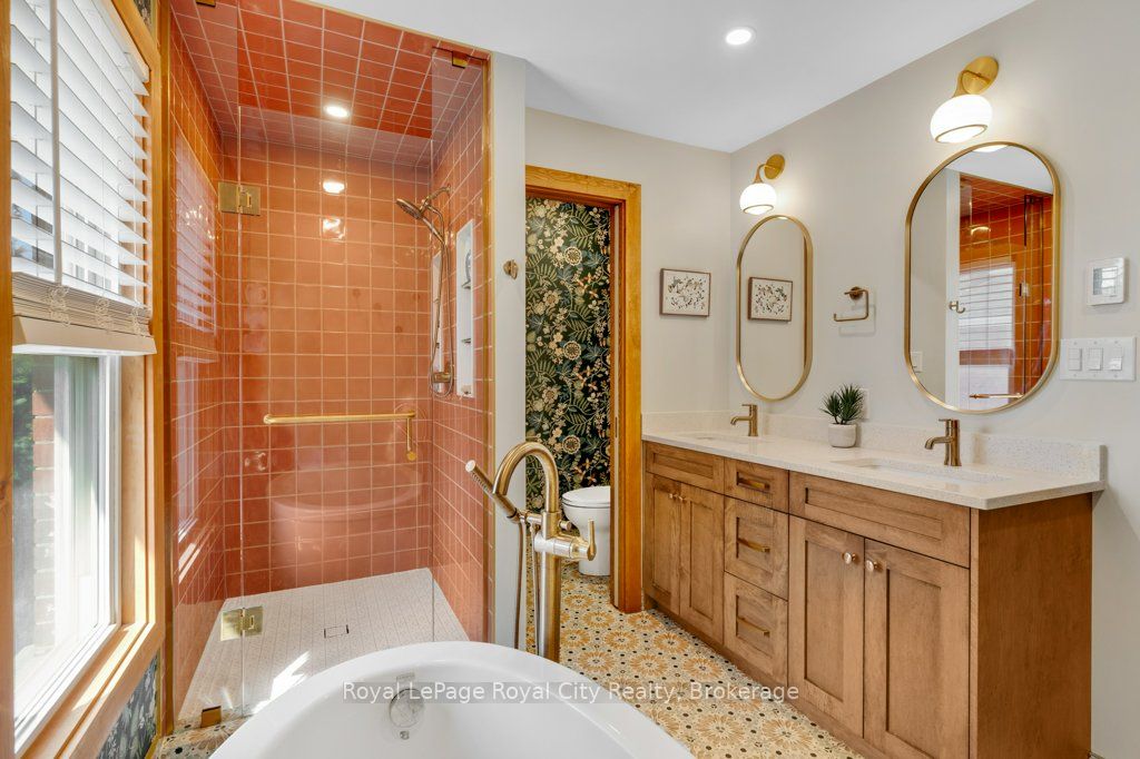 9 Wilbur Street N, Halton Hills, ON L7J 2C3 photo 3