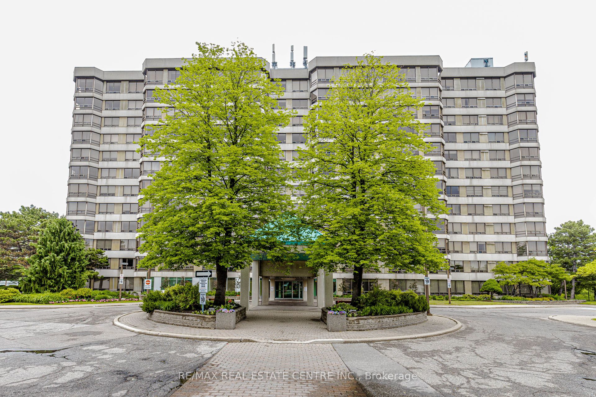 310 Mill Street S 104, Brampton, ON L6Y 3B1 photo 2