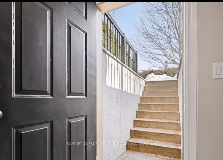 1534 Hollywell Avenue, Mississauga, ON L5N 4P5 photo 4