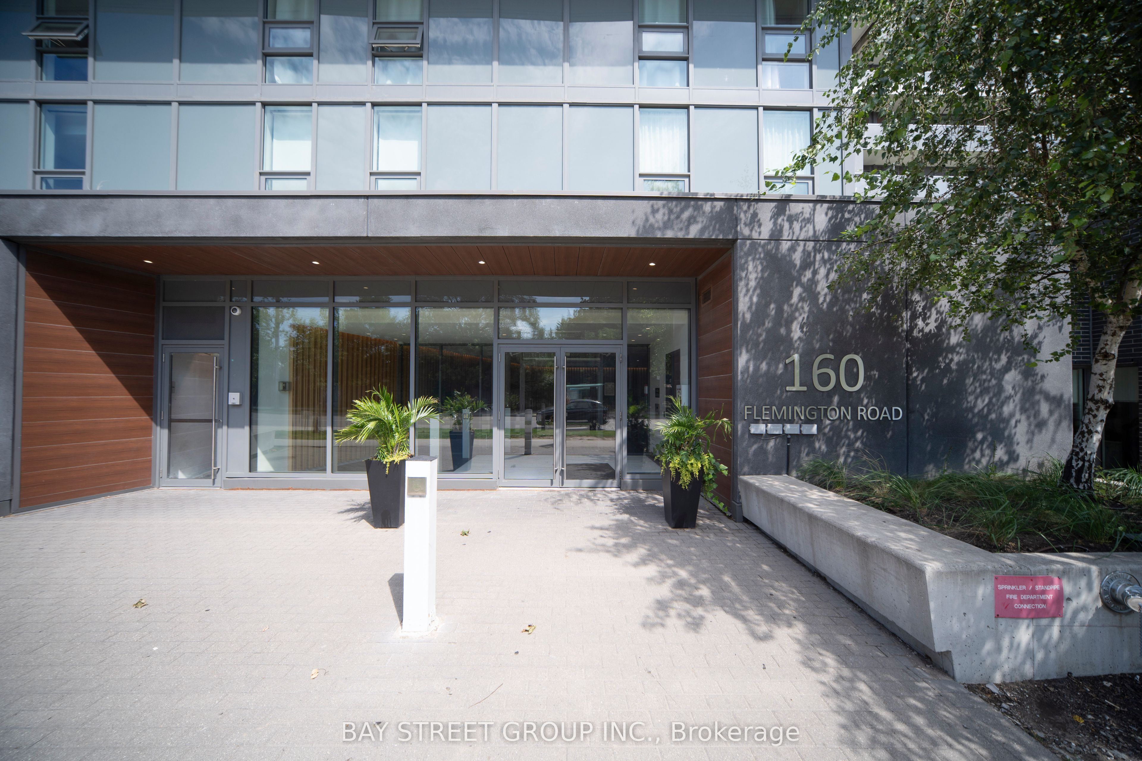 160 Flemington Road 1020, Toronto, ON L5V 1J1 photo 3