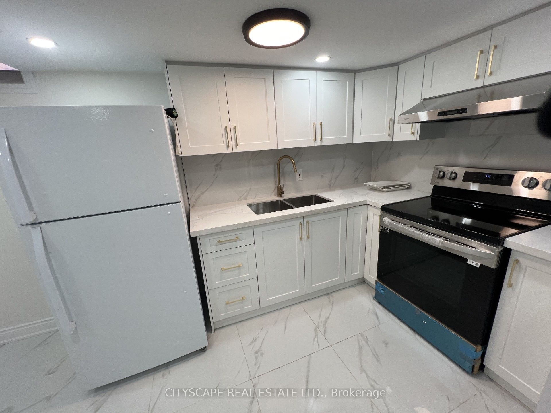 637 Dolly Bird Lane Basement, Mississauga, ON L5W 1G8 photo 5