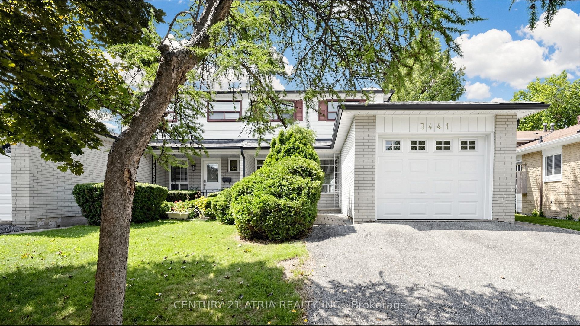 3441 Oakglade Crescent, Mississauga, ON L5C 1X4 photo 2