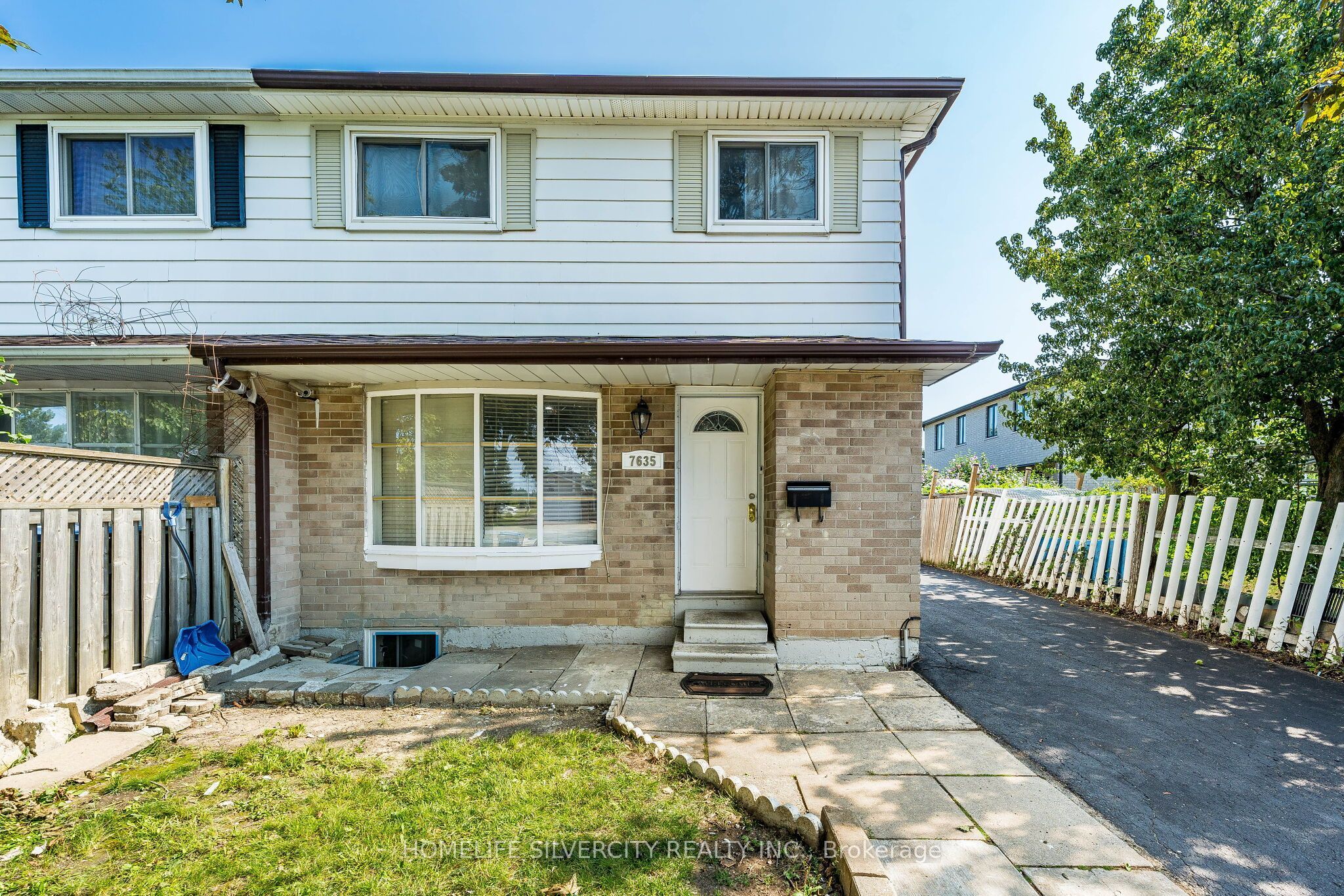 7635 Anaka Drive, Mississauga, ON L4T 3H8 photo 4