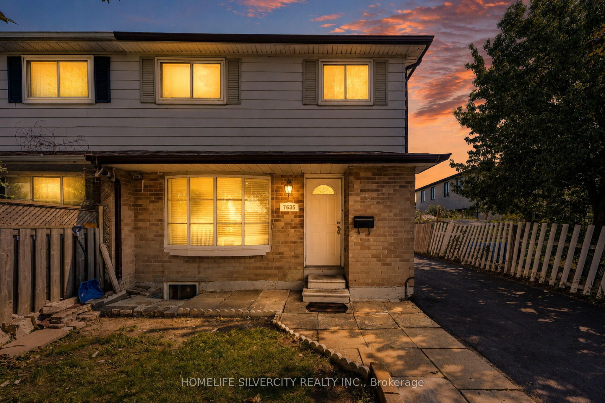 7635 Anaka Drive, Mississauga, ON L4T 3H8 photo 5