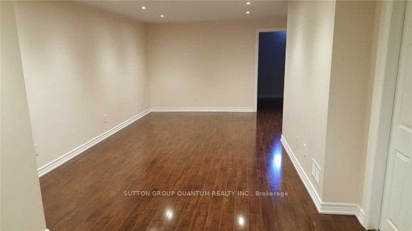5193 Nestling Grove /Lower, Mississauga, ON L5M 0L3 photo 2
