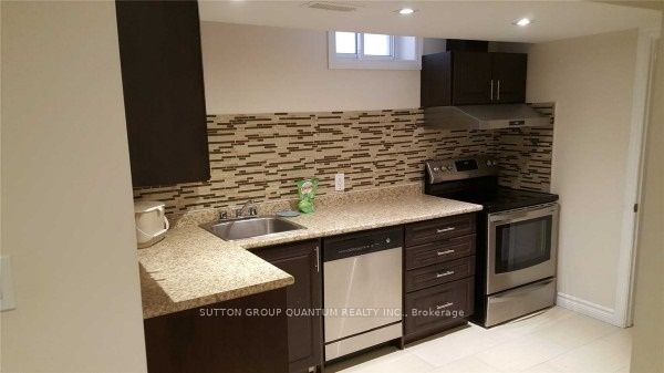 5193 Nestling Grove /Lower, Mississauga, ON L5M 0L3 photo 4