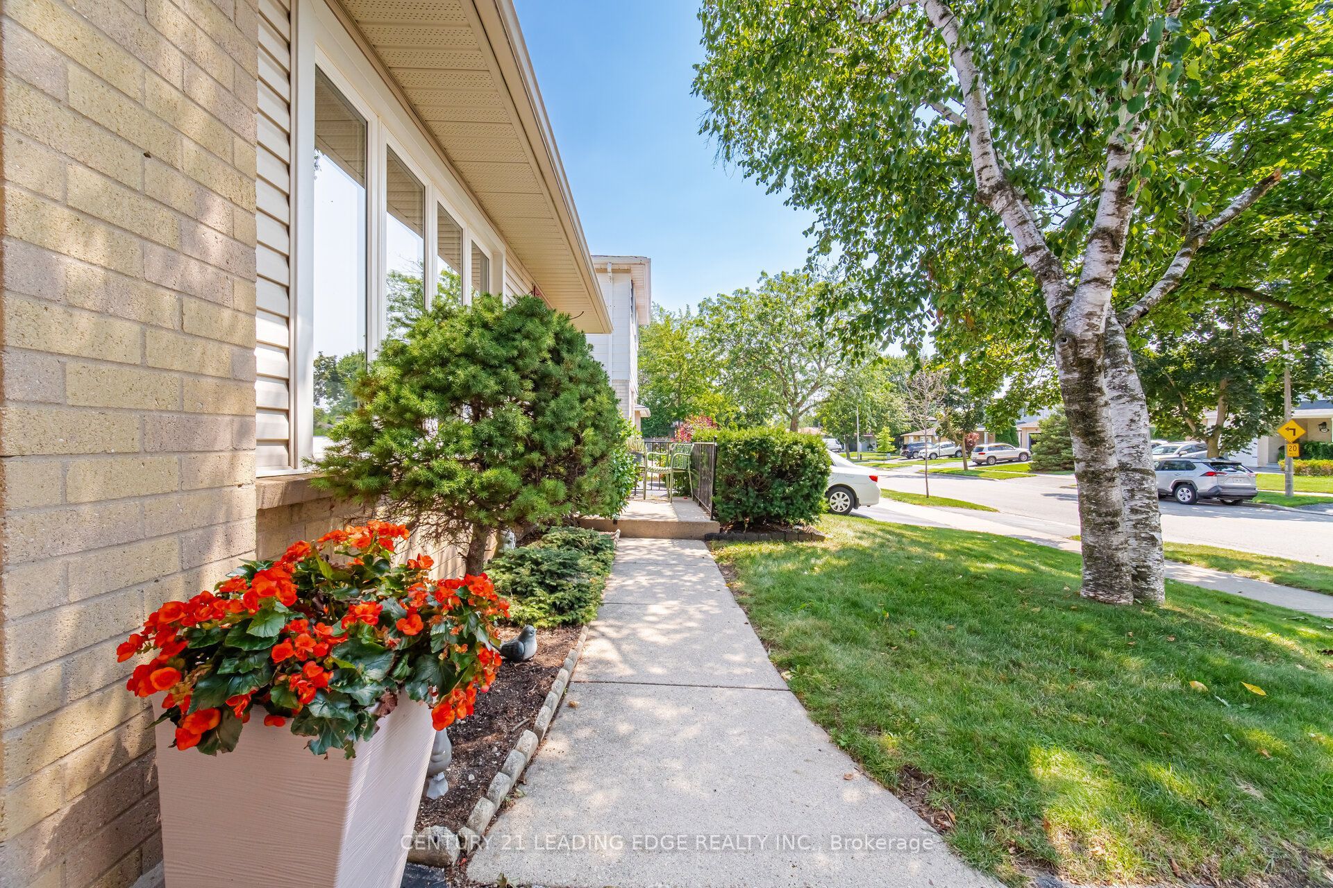 3245 Lansdown Drive, Burlington, ON L7M 1K1 photo 4
