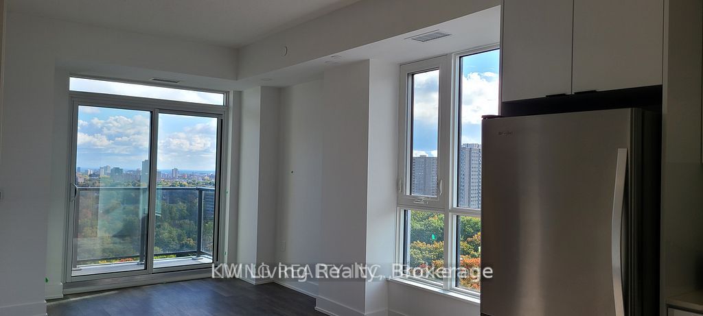 202 Burnhamthorpe Road E 1302W, Mississauga, ON L5A 0B2 photo 2
