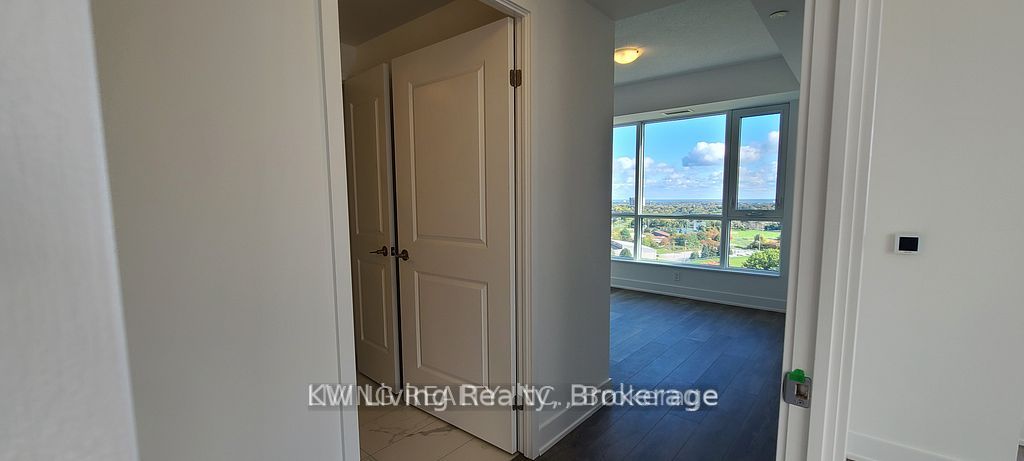 202 Burnhamthorpe Road E 1302W, Mississauga, ON L5A 0B2 photo 4