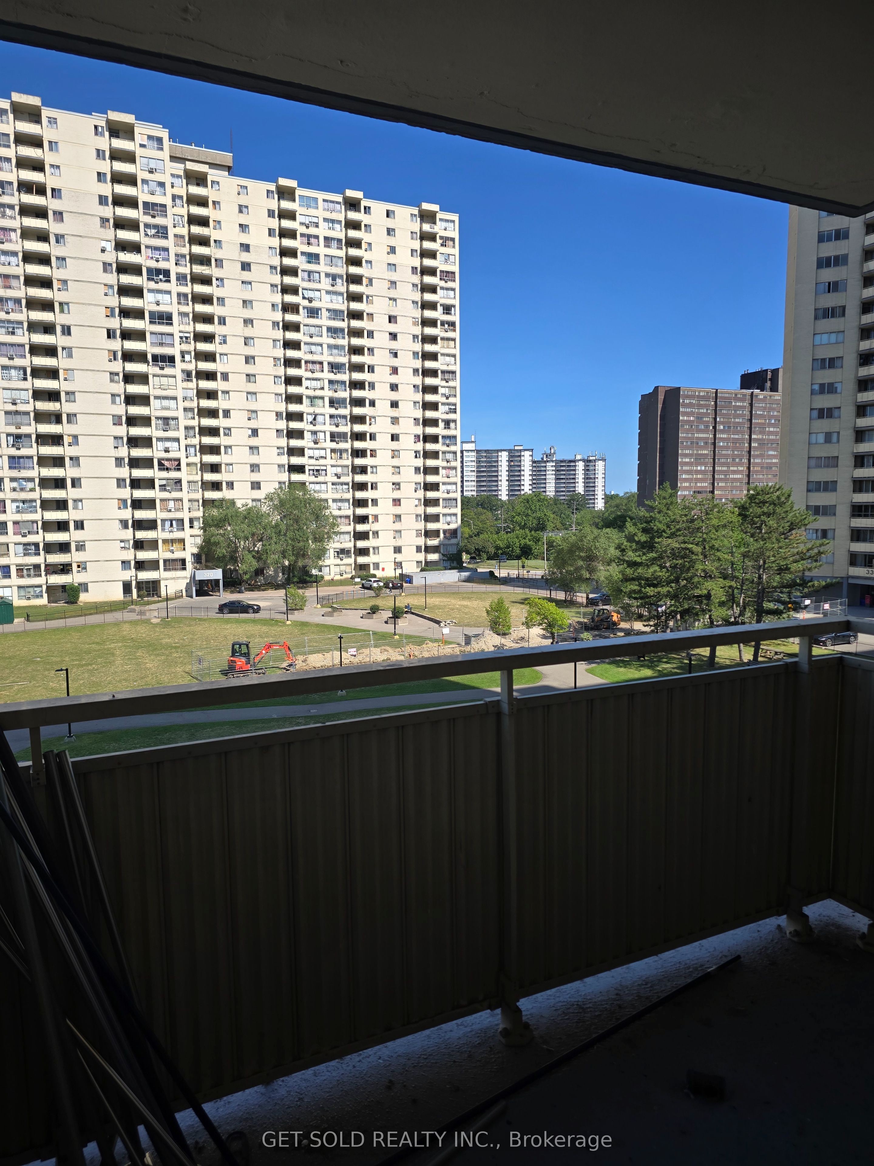 340 Dixon Road 504, Toronto, ON M9R 1T1 photo 3