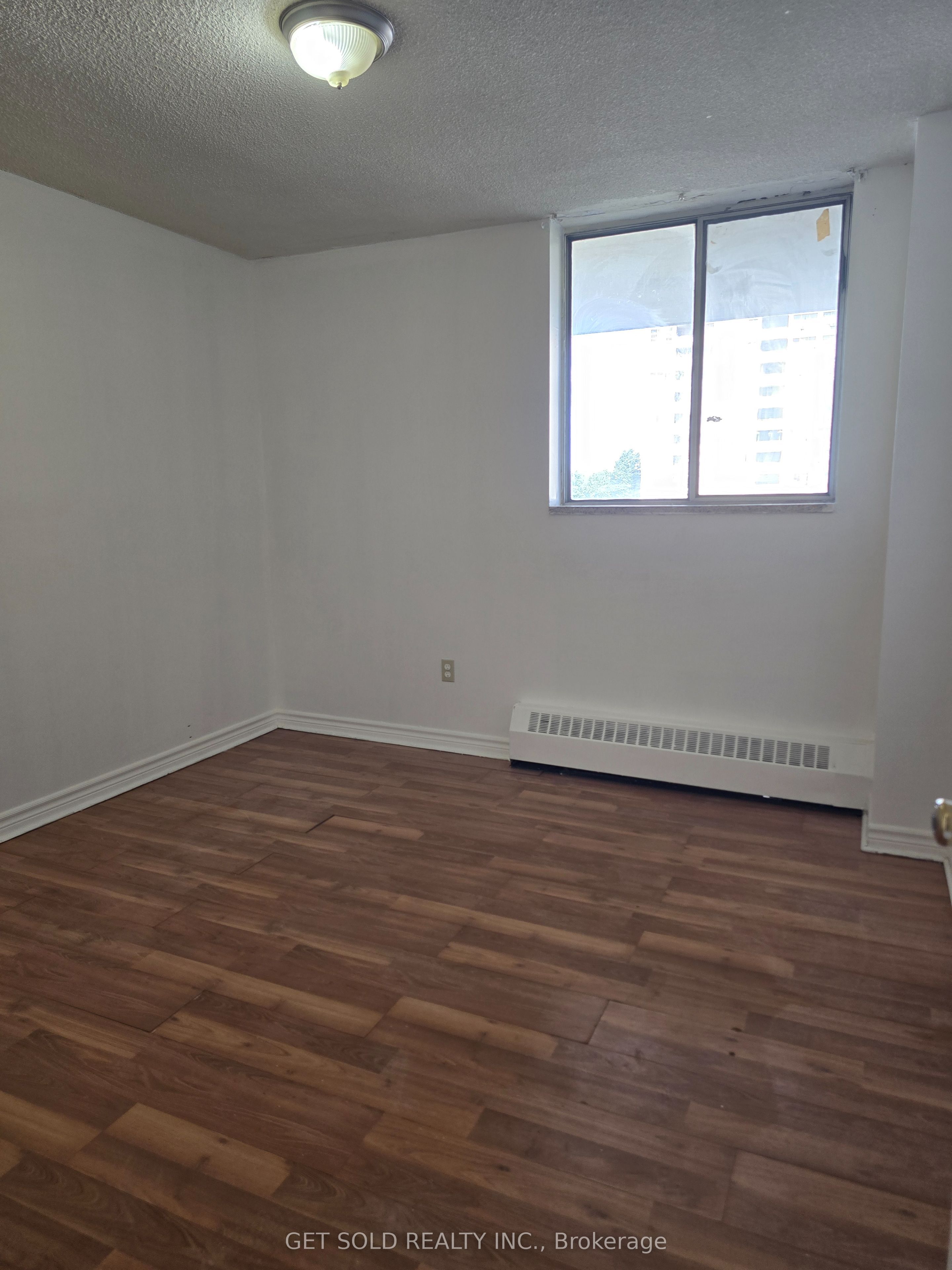 340 Dixon Road 504, Toronto, ON M9R 1T1 photo 4