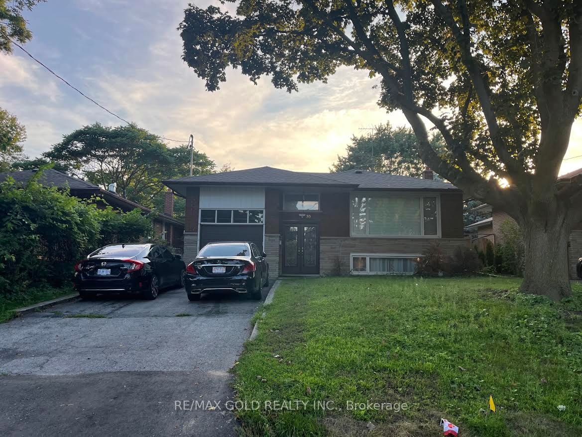 30 Moynes Avenue, Toronto, ON M8Y 3B8