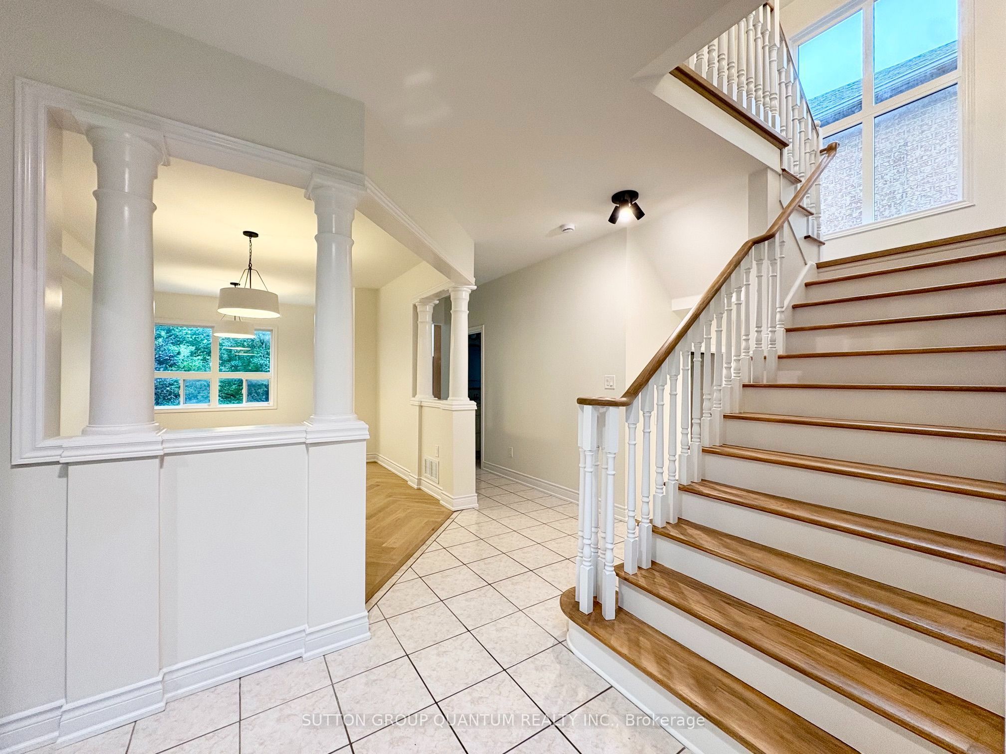 3588 Rainpark Court, Mississauga, ON L5M 6X6 photo 2