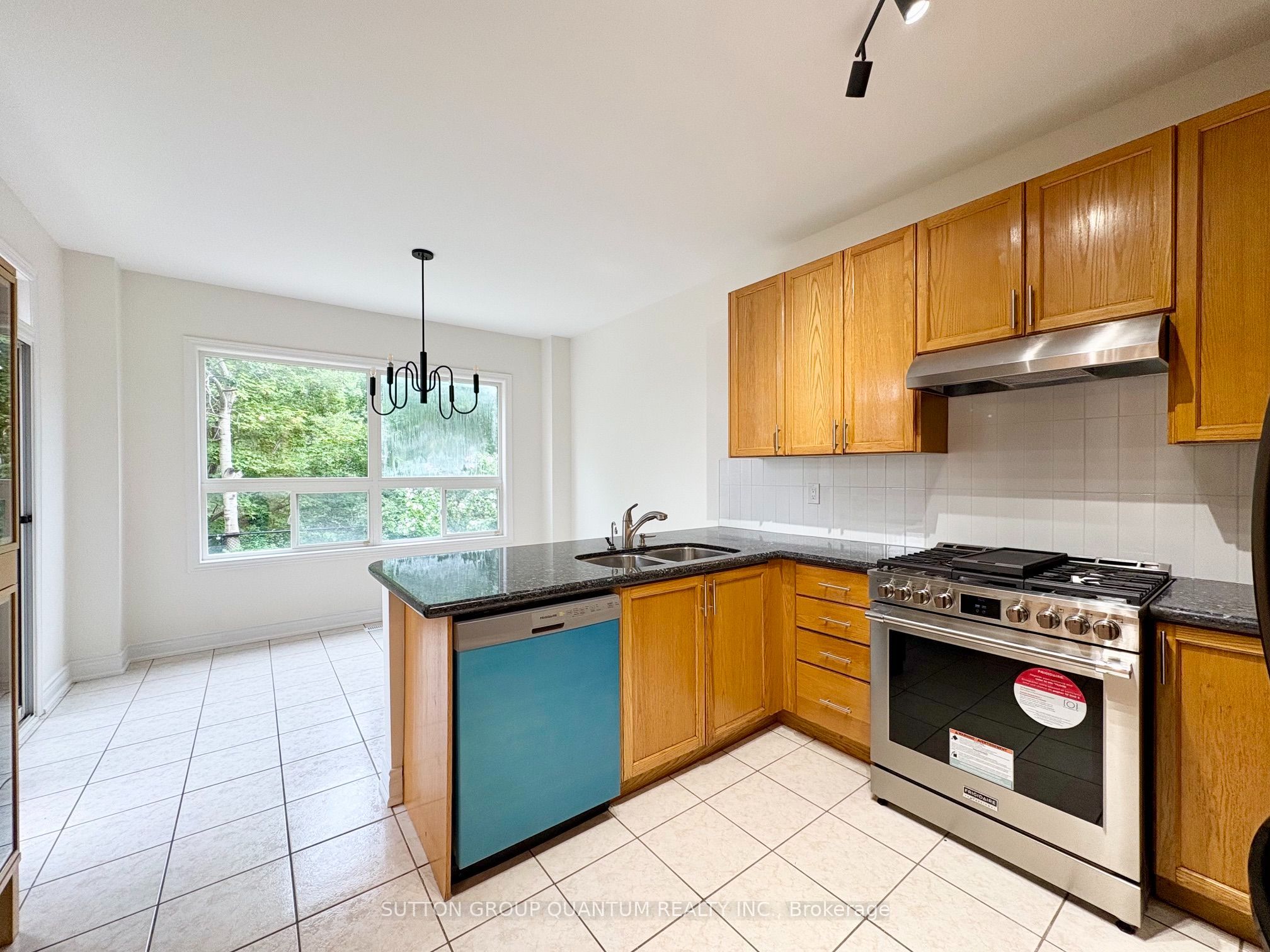 3588 Rainpark Court, Mississauga, ON L5M 6X6 photo 5